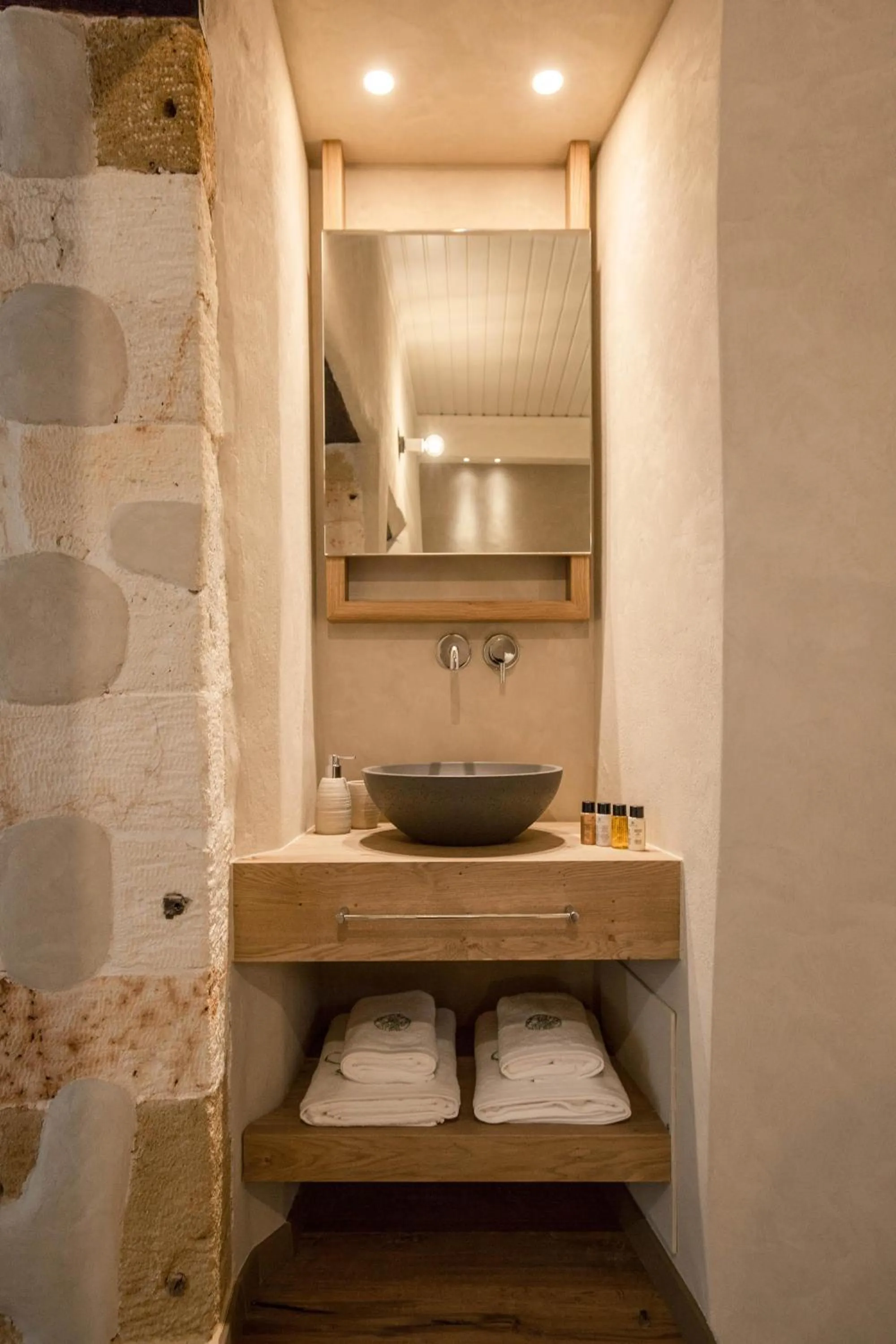 Bathroom in J&G Suites