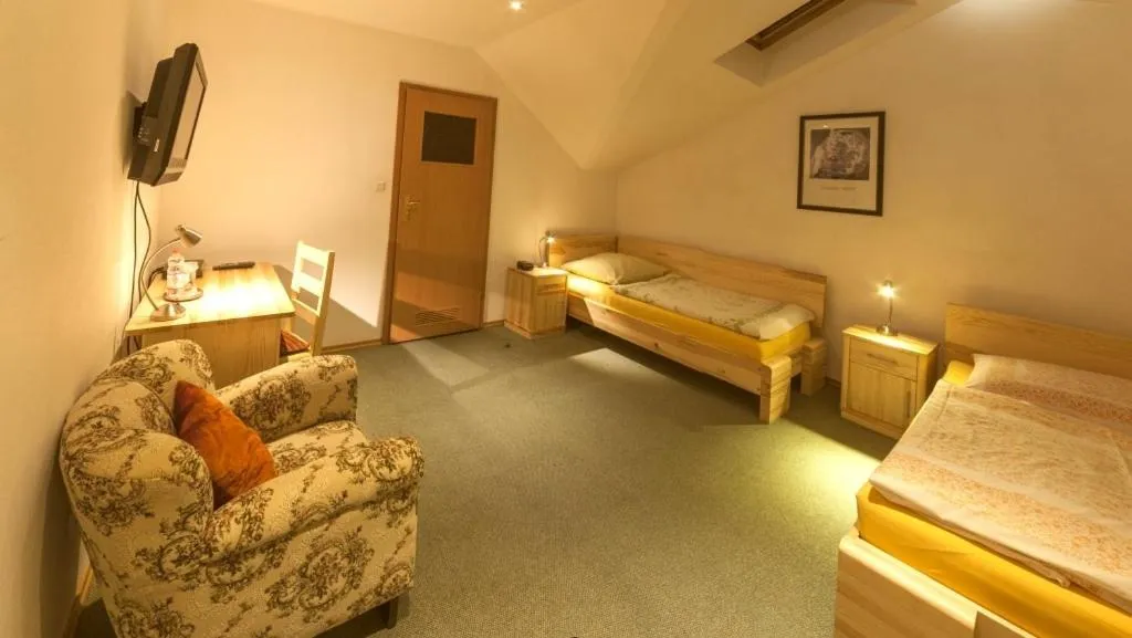 Photo of the whole room, Bed in Pelikan