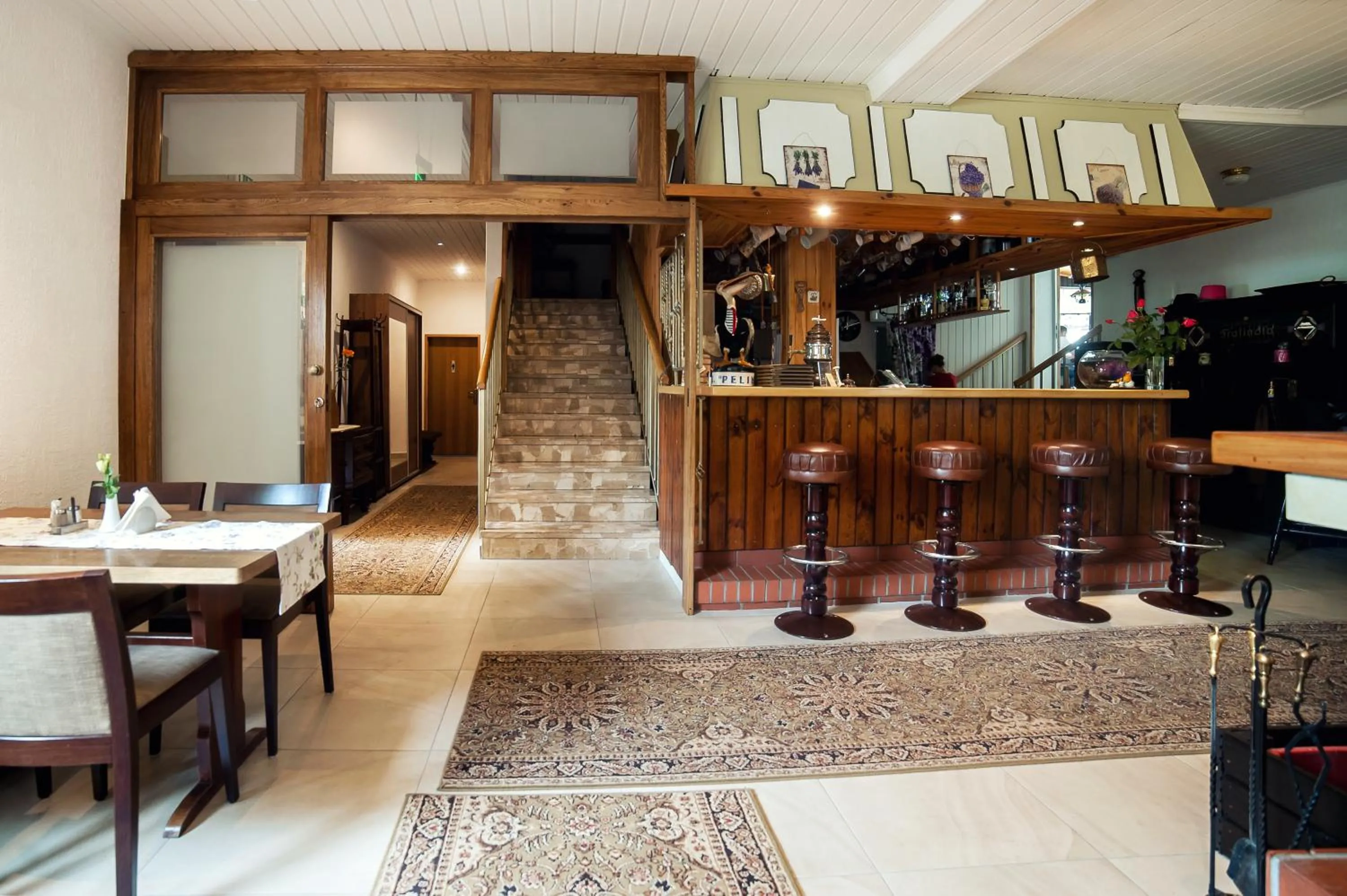 Restaurant/places to eat in Pelikan