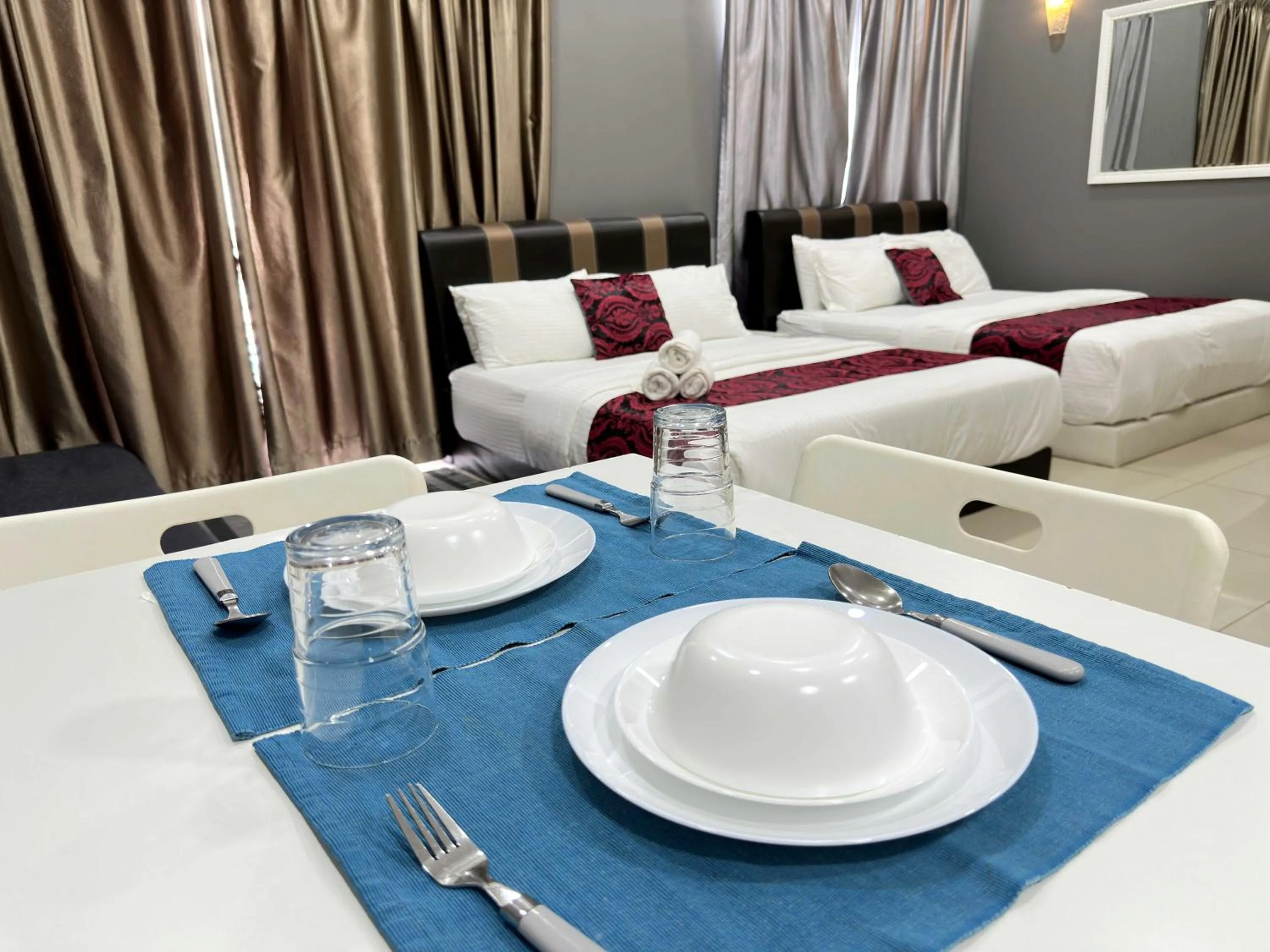 Dining area, Bed in Cahaya Qaira Homestay @ D'Perdana Kota Bharu