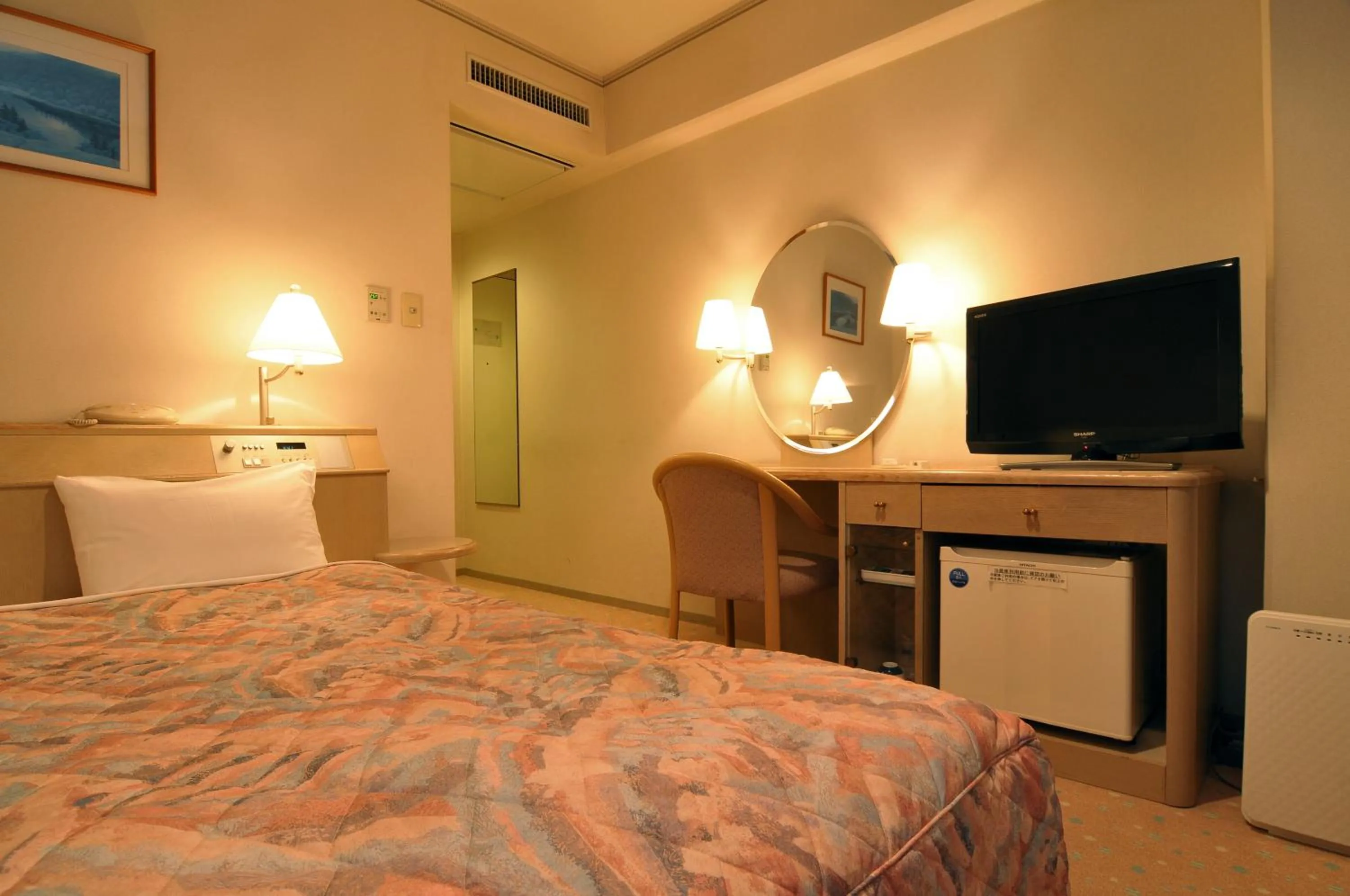 Bed in Takarazuka Washington Hotel