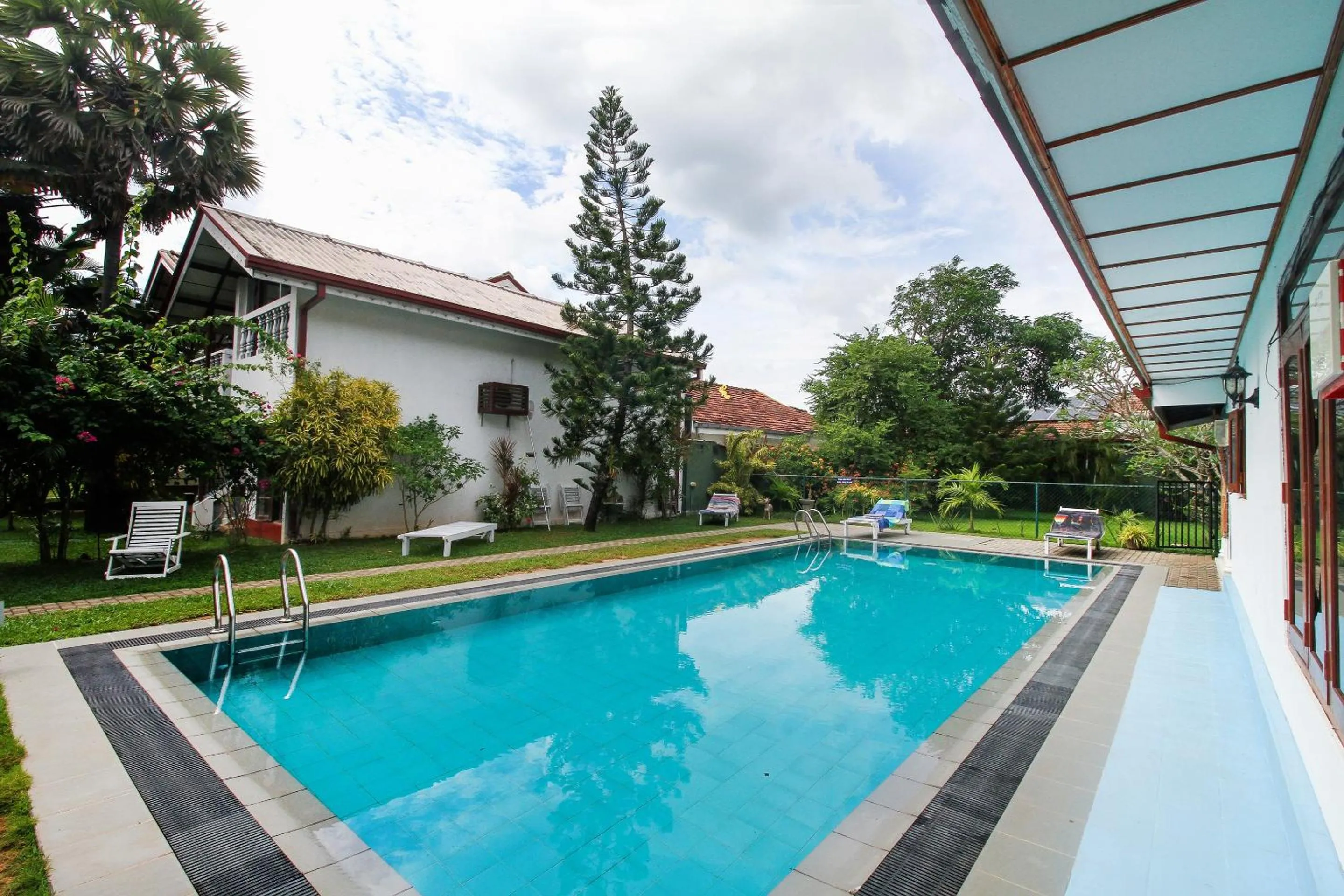 Lioni Holidays Villa