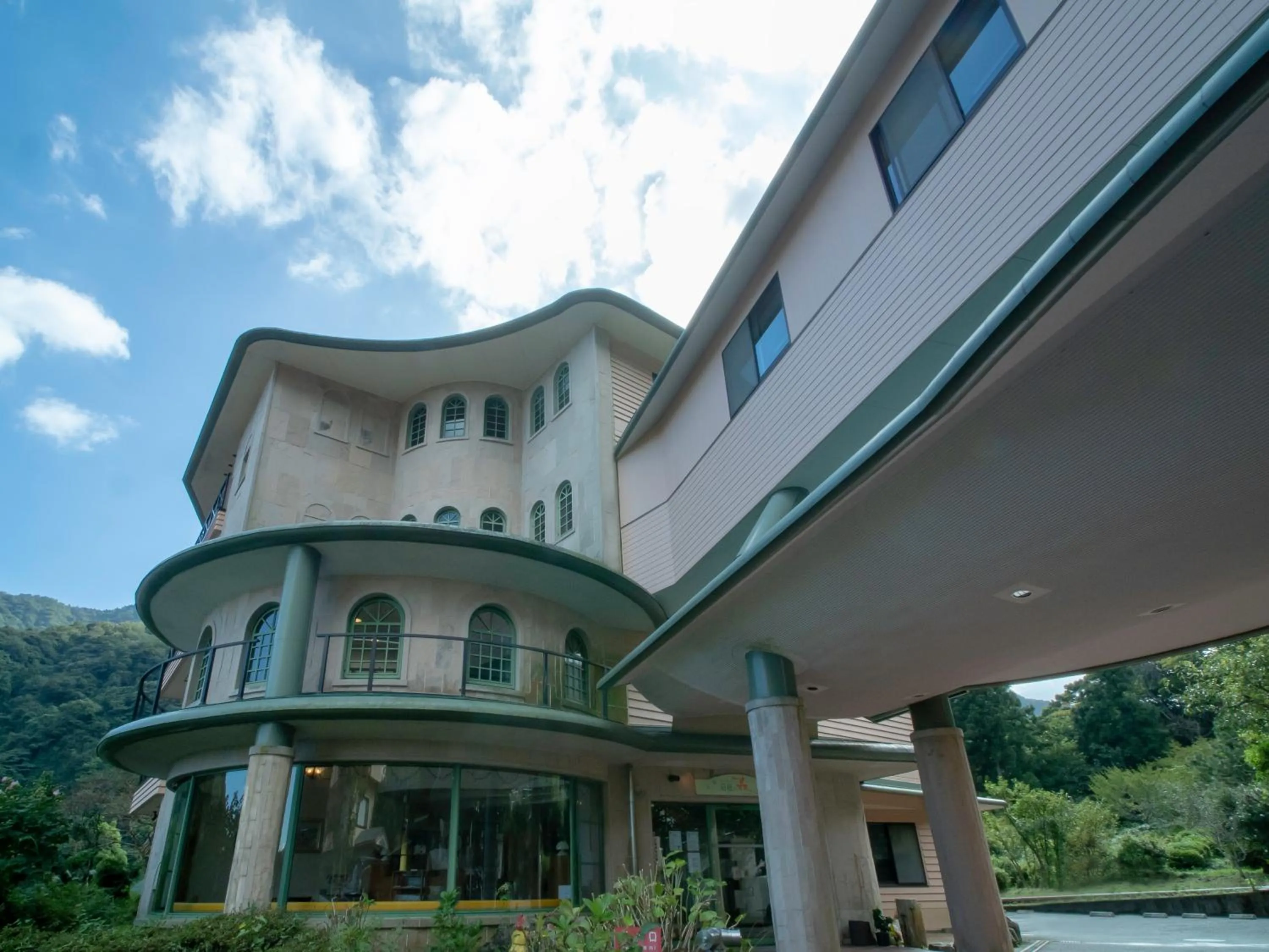 Facade/entrance in Hakonenomori Okada