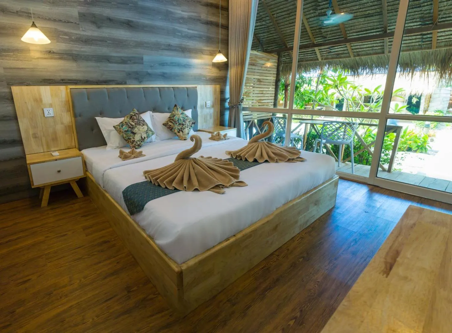 Patio, Bed in Sara Resort