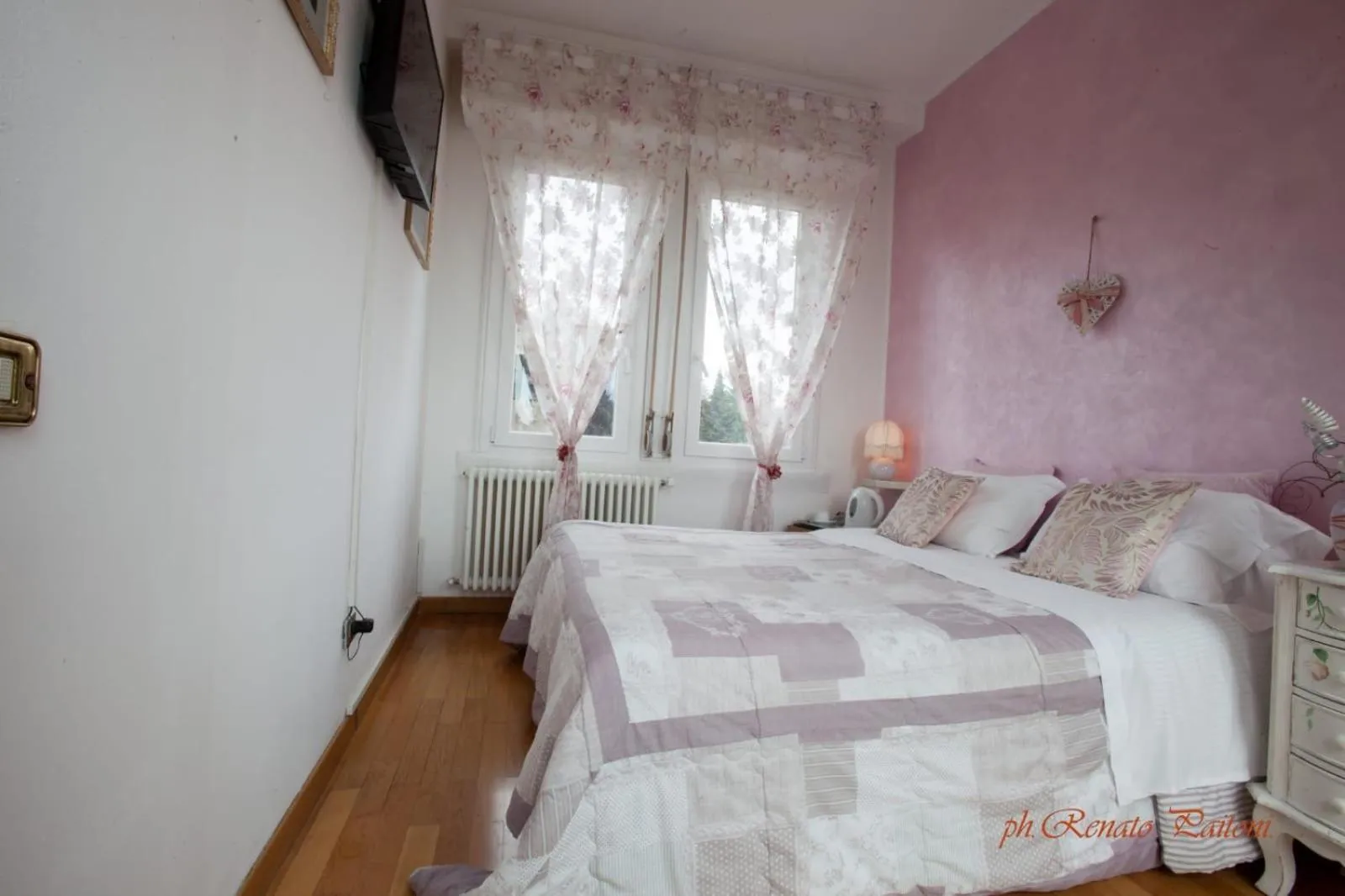 Bed in B&B VILLA ADRIANA Varese - camere e appartamenti