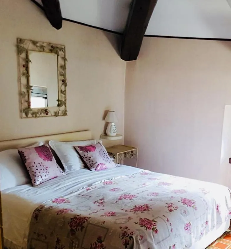 Bedroom, Bed in B&B VILLA ADRIANA Varese - camere e appartamenti