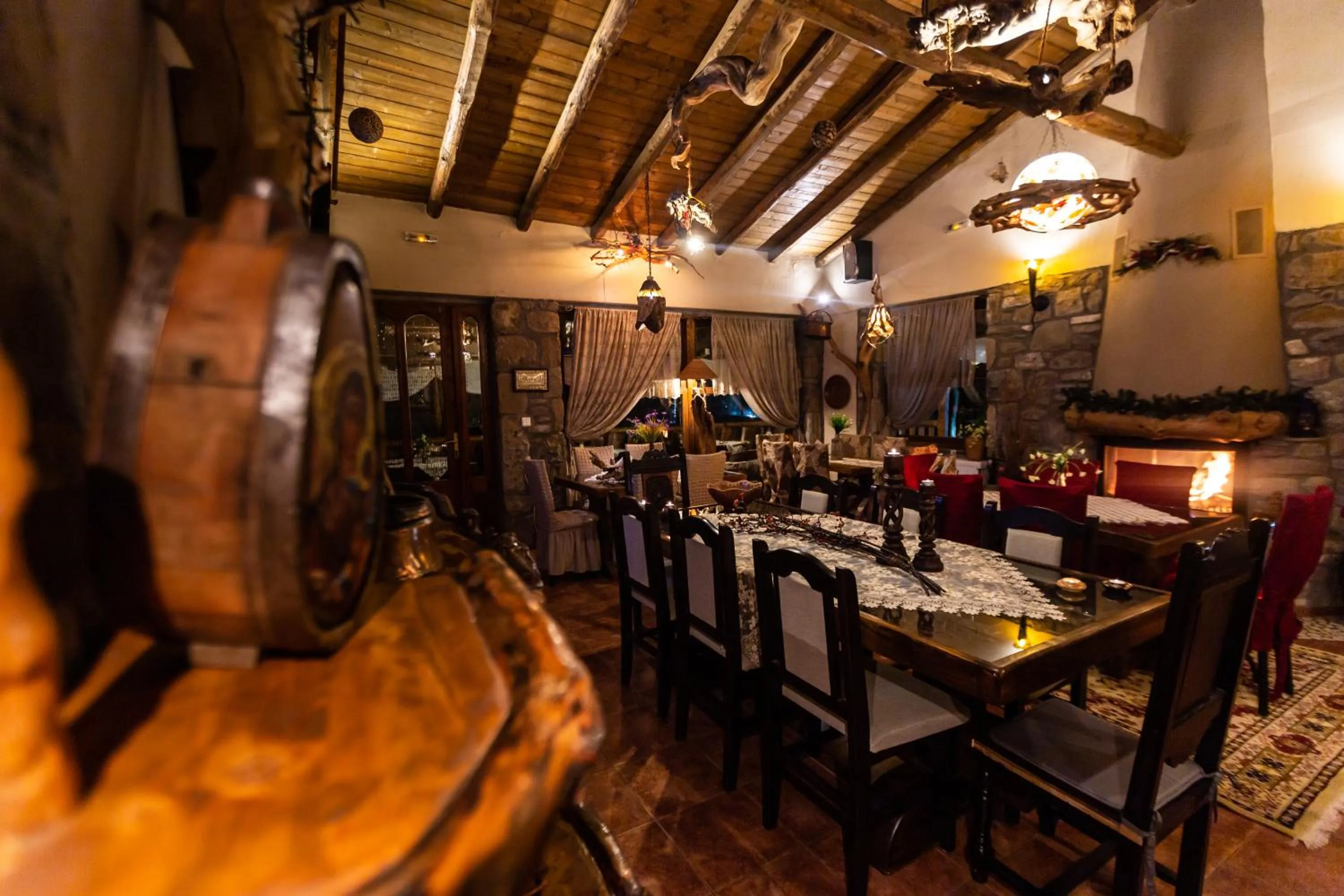 Restaurant/places to eat in La Moara Boutique Hotel