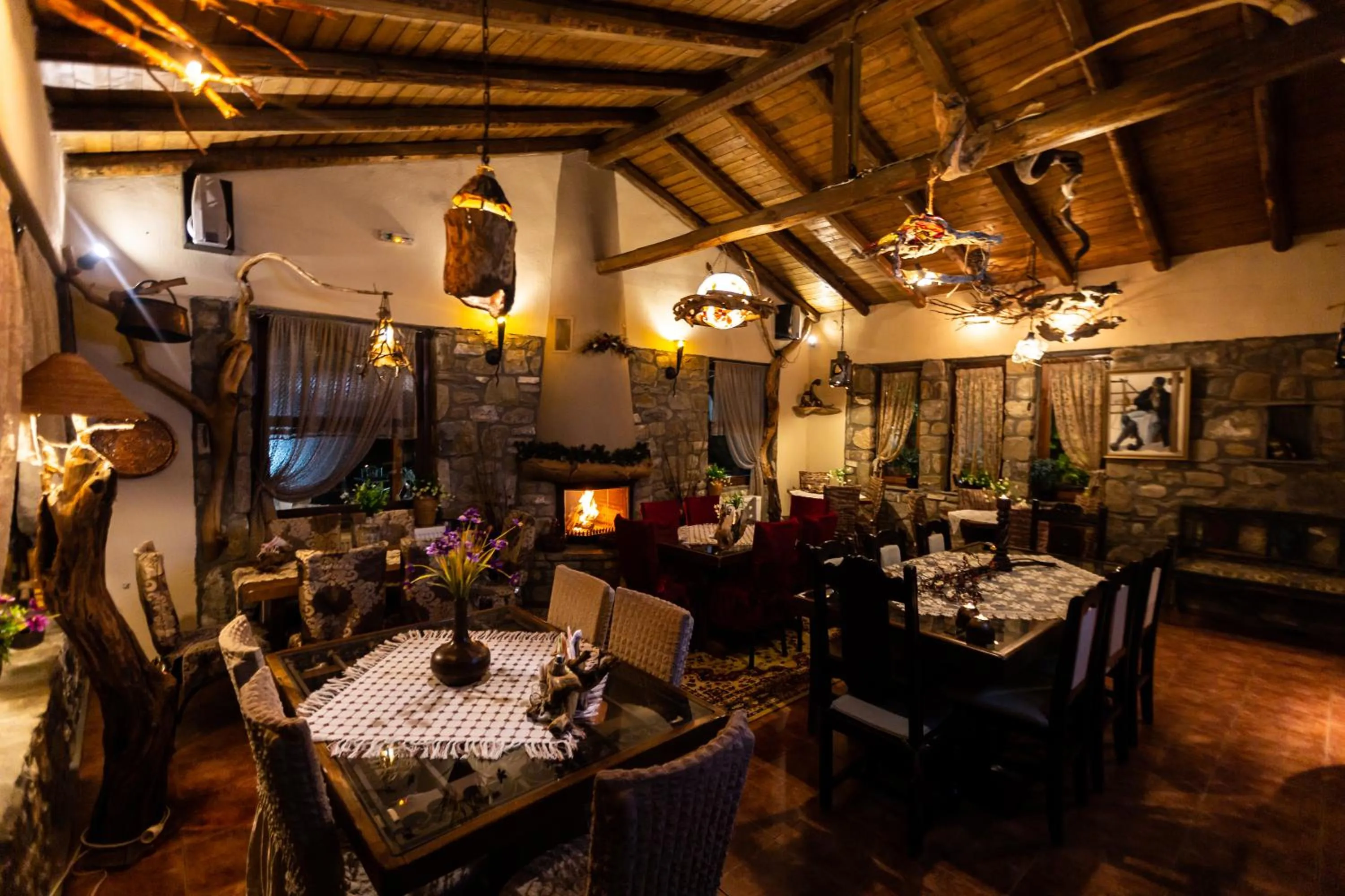 Restaurant/places to eat in La Moara Boutique Hotel