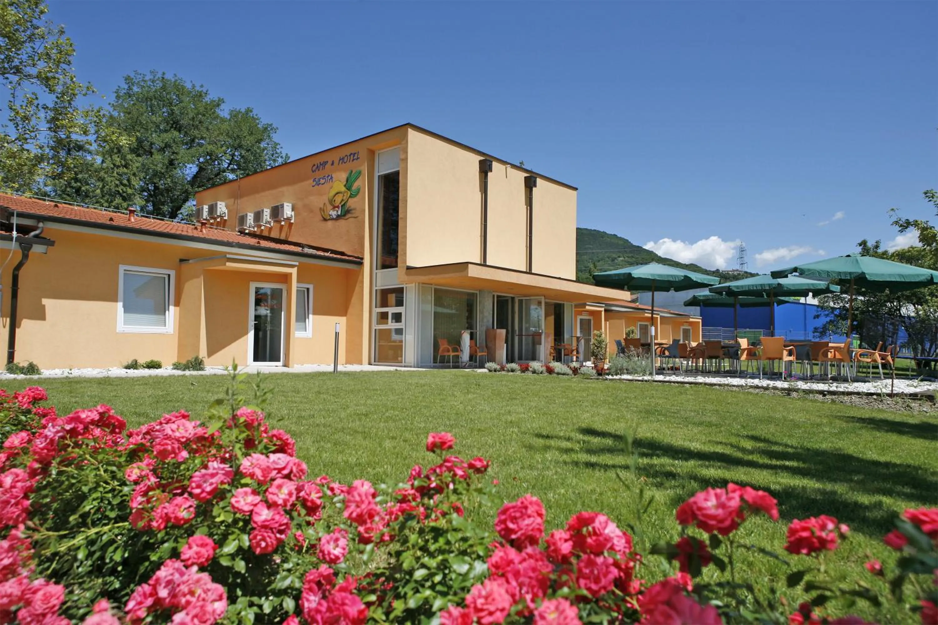 Facade/entrance in Garni Hotel Siesta