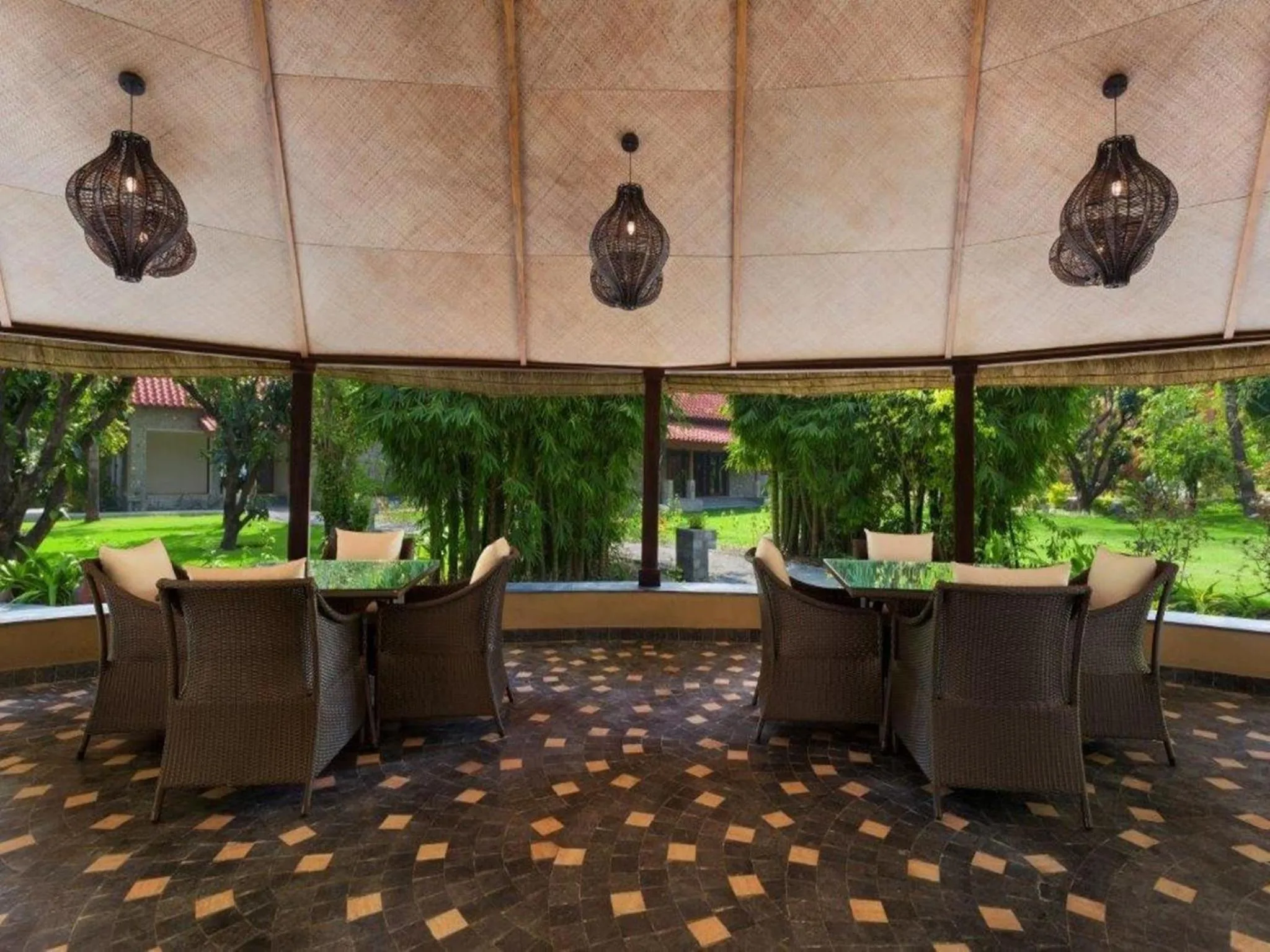 Restaurant/places to eat in Taj Corbett Resort and Spa Uttarakhand