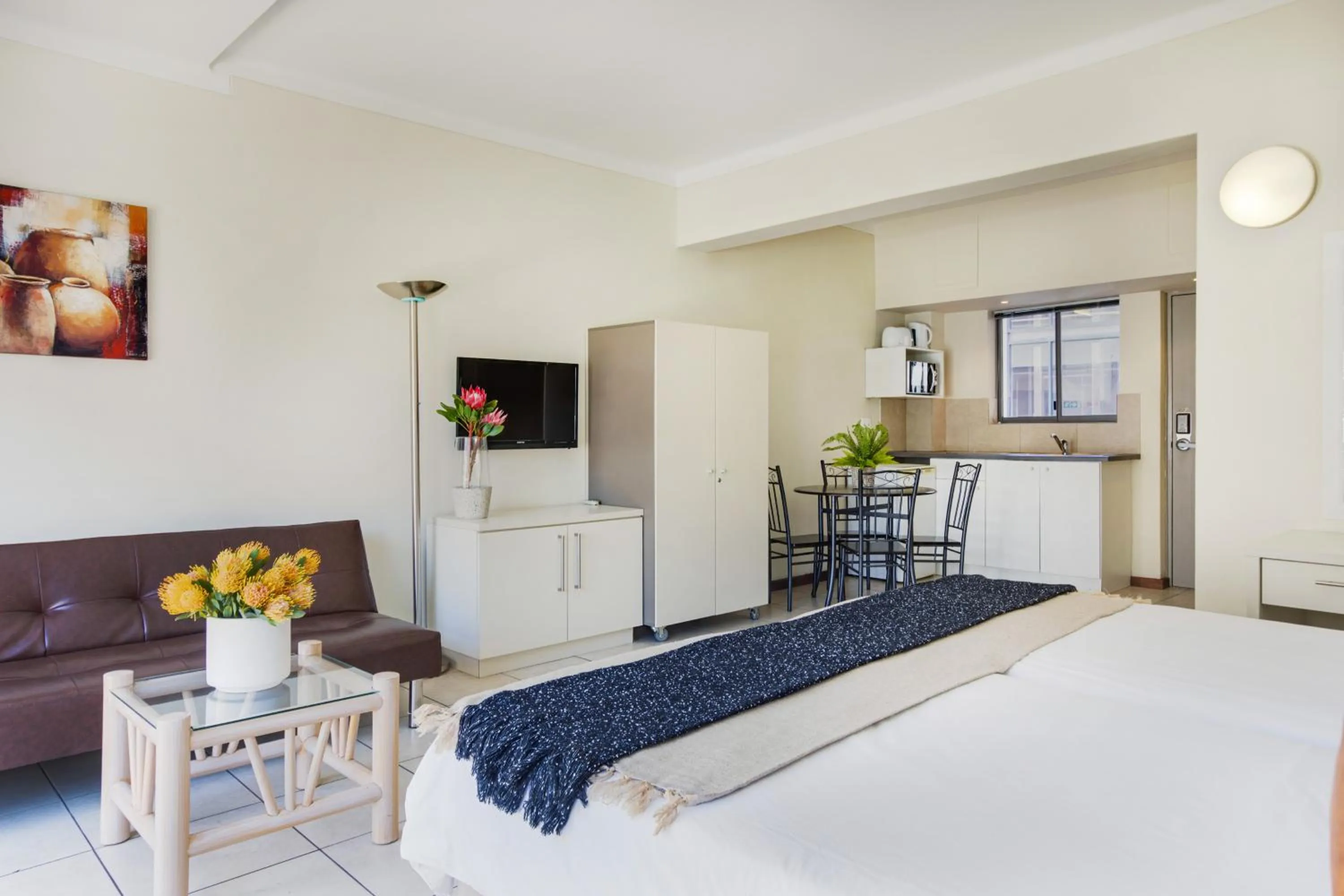 TV and multimedia in The Amalfi Boutique Hotel