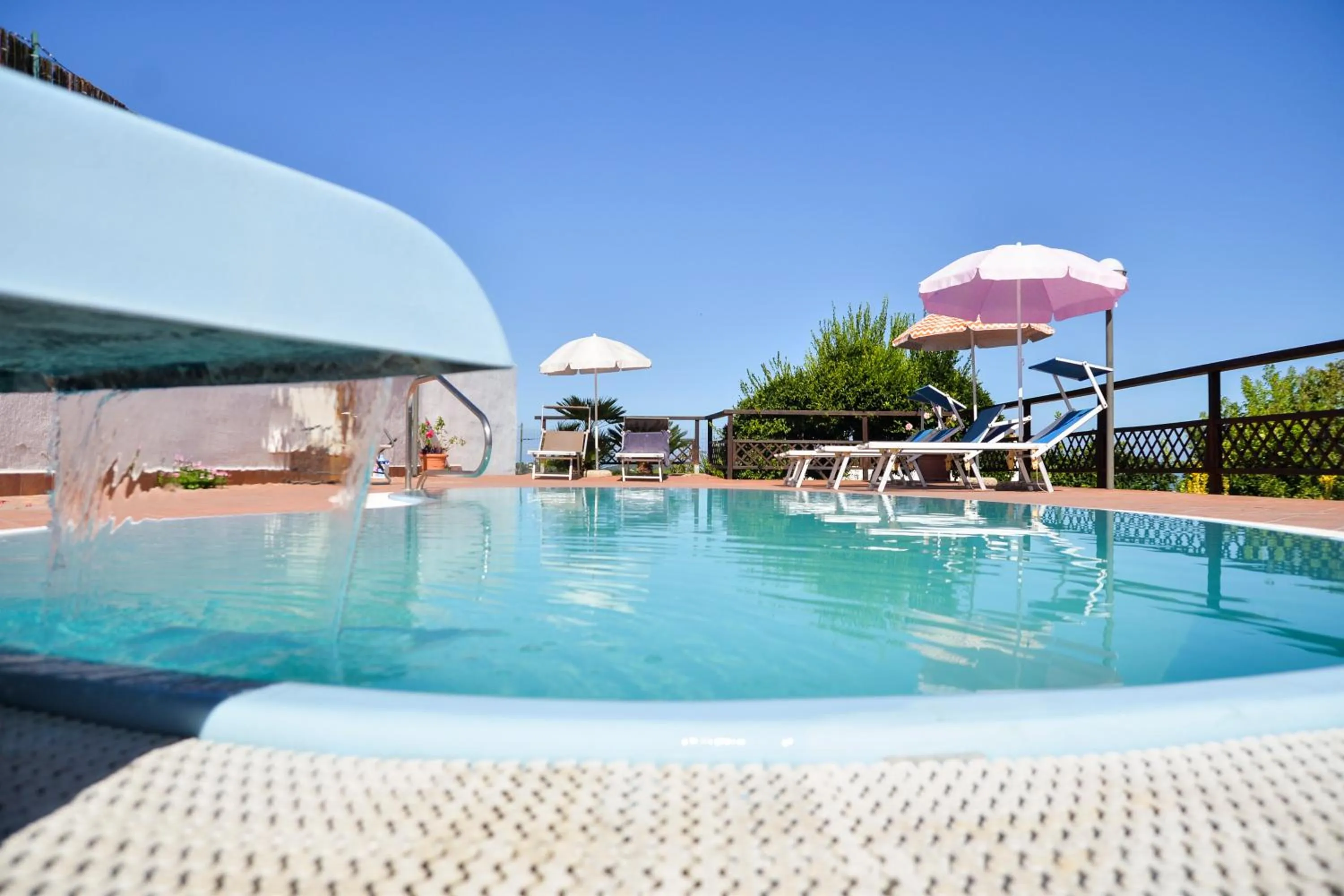 Swimming pool in Villa Erade