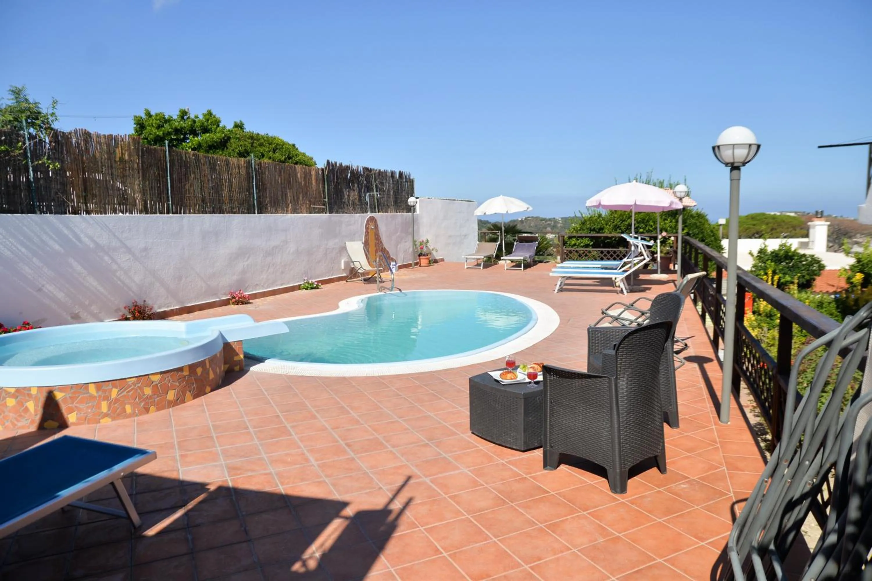 Swimming pool in Villa Erade