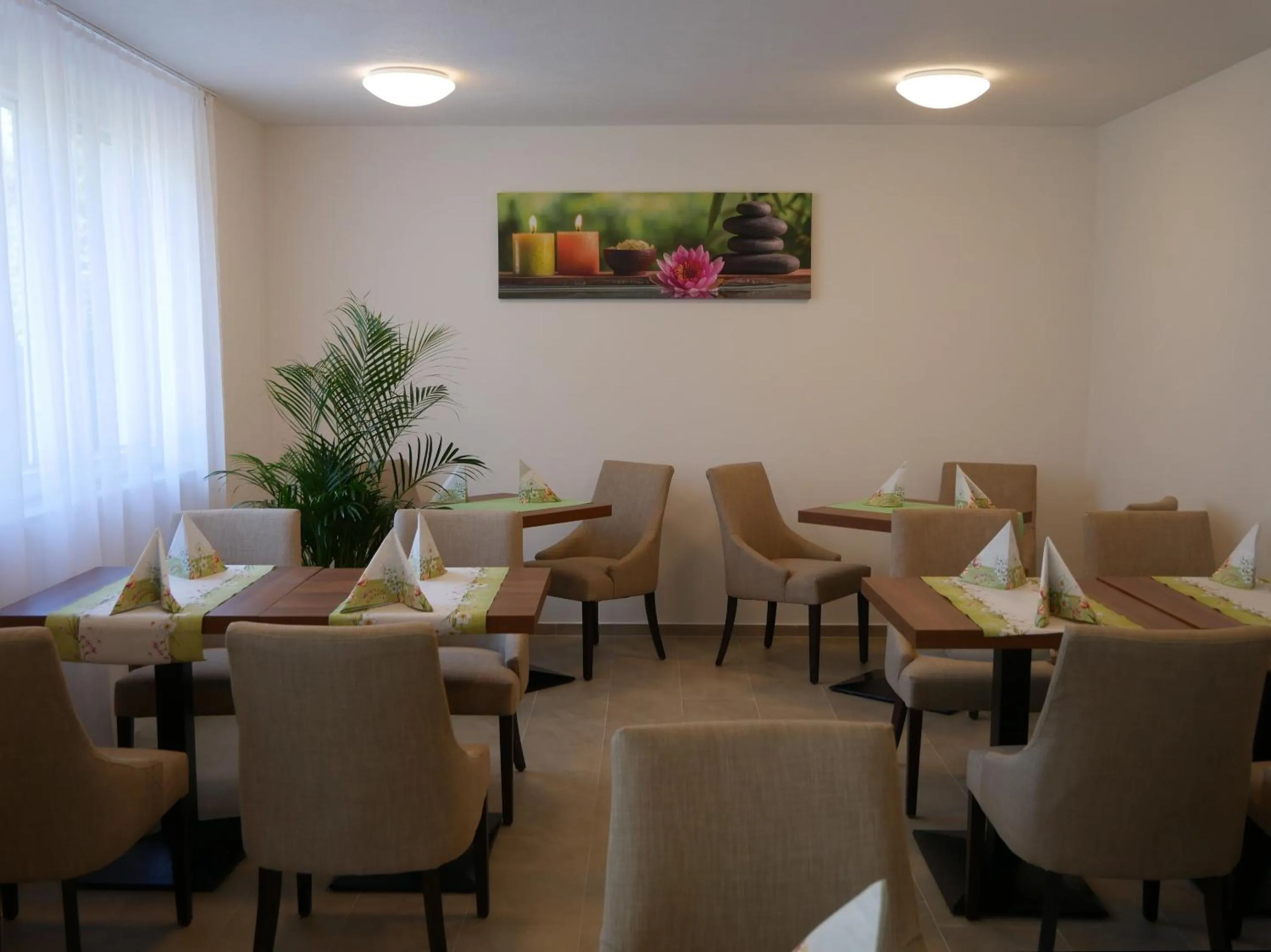 Communal lounge/ TV room in Hotel & Mühlenapartments