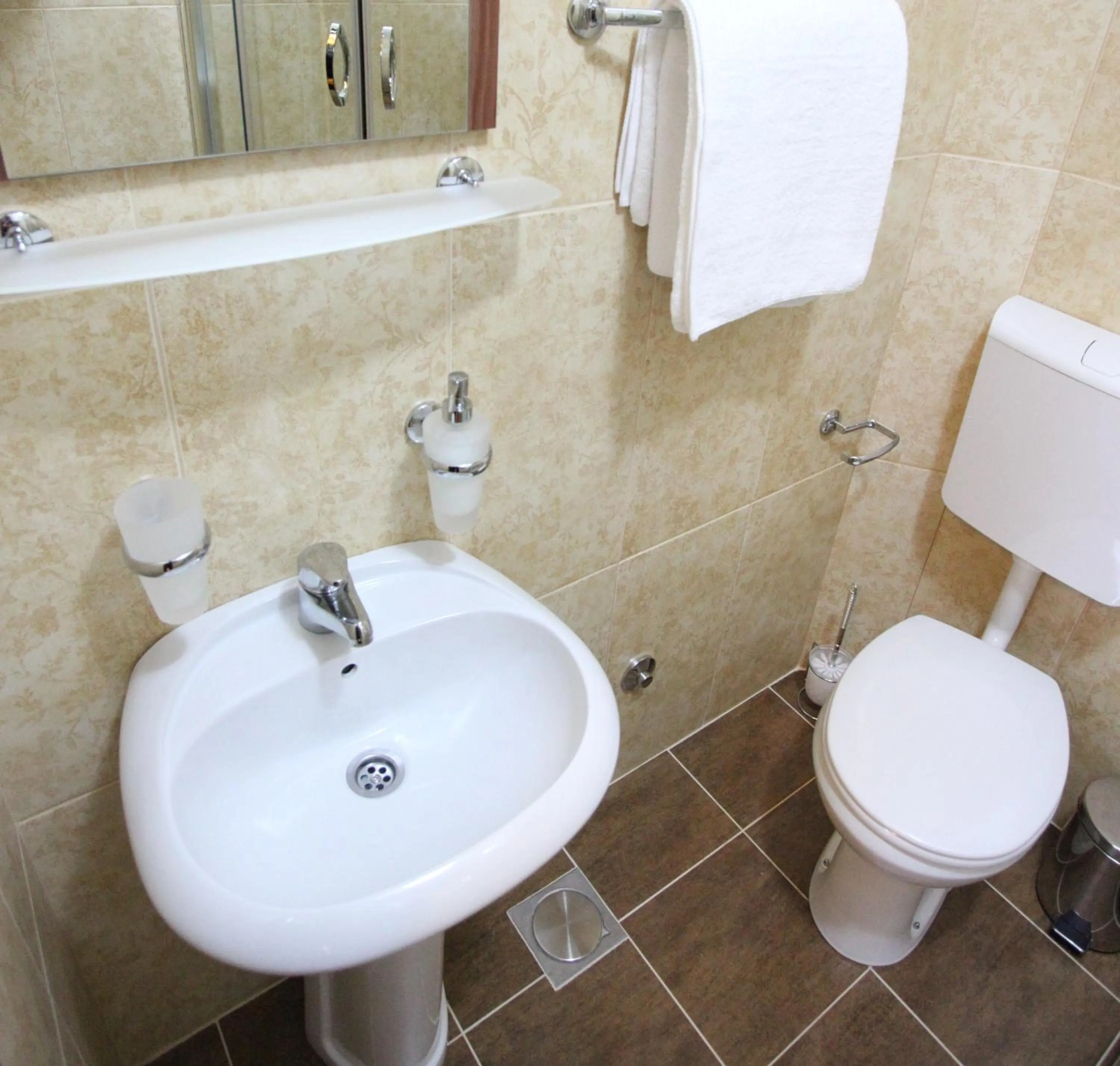 Bathroom in Hotel Laguna