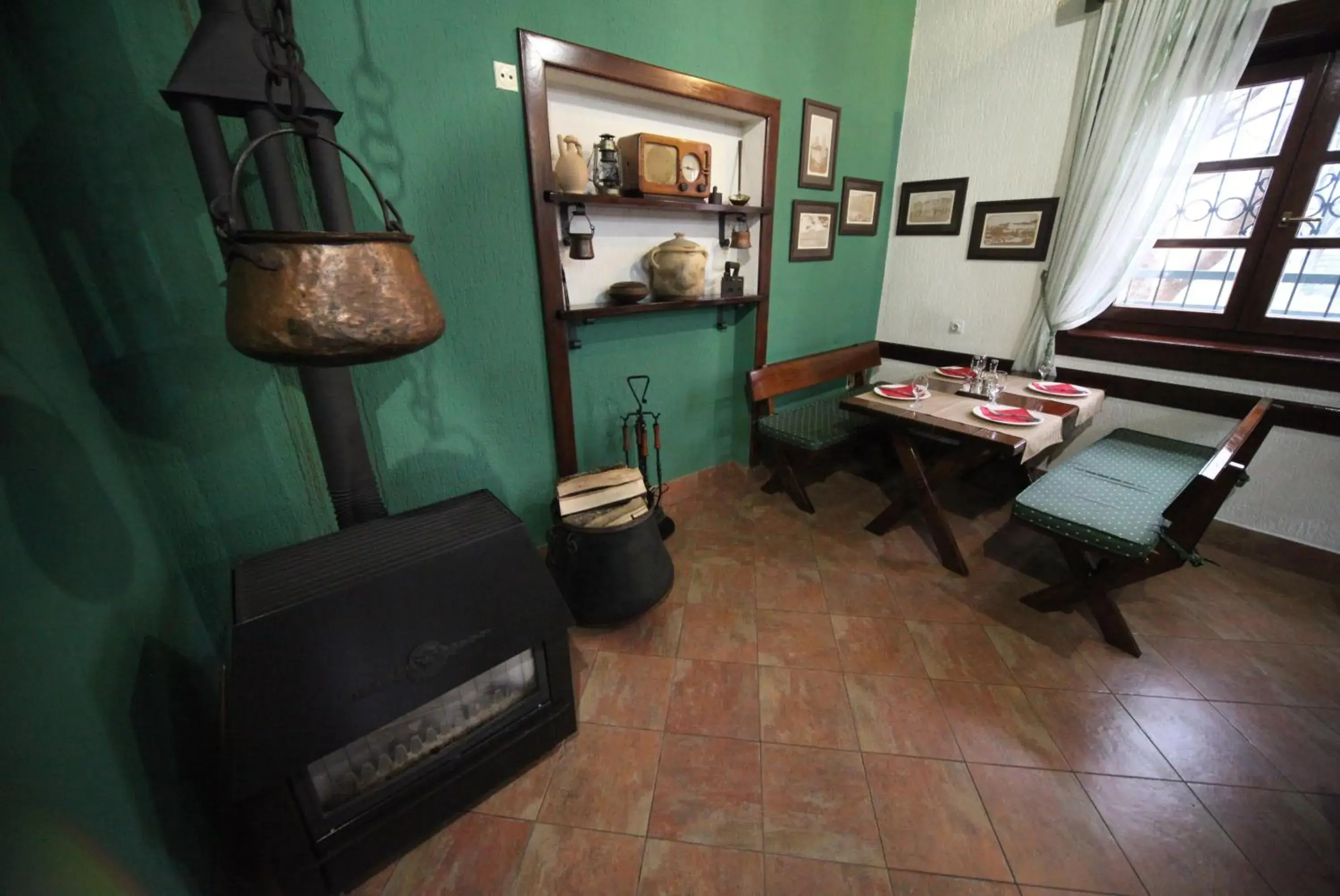 Restaurant/places to eat in Hotel Laguna Restaurant/places to eat in Hotel Laguna