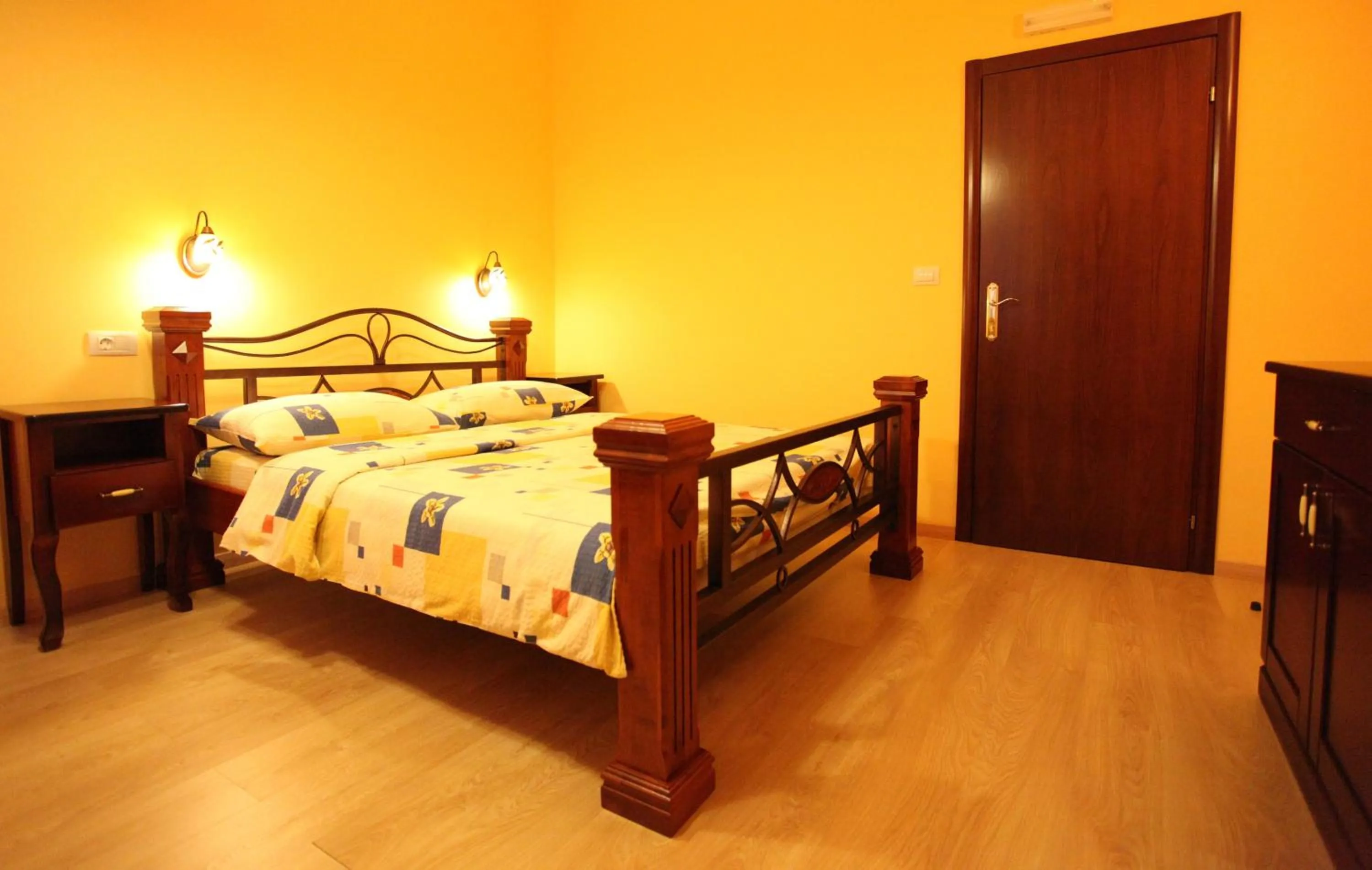 Photo of the whole room, Bed in Hotel Laguna