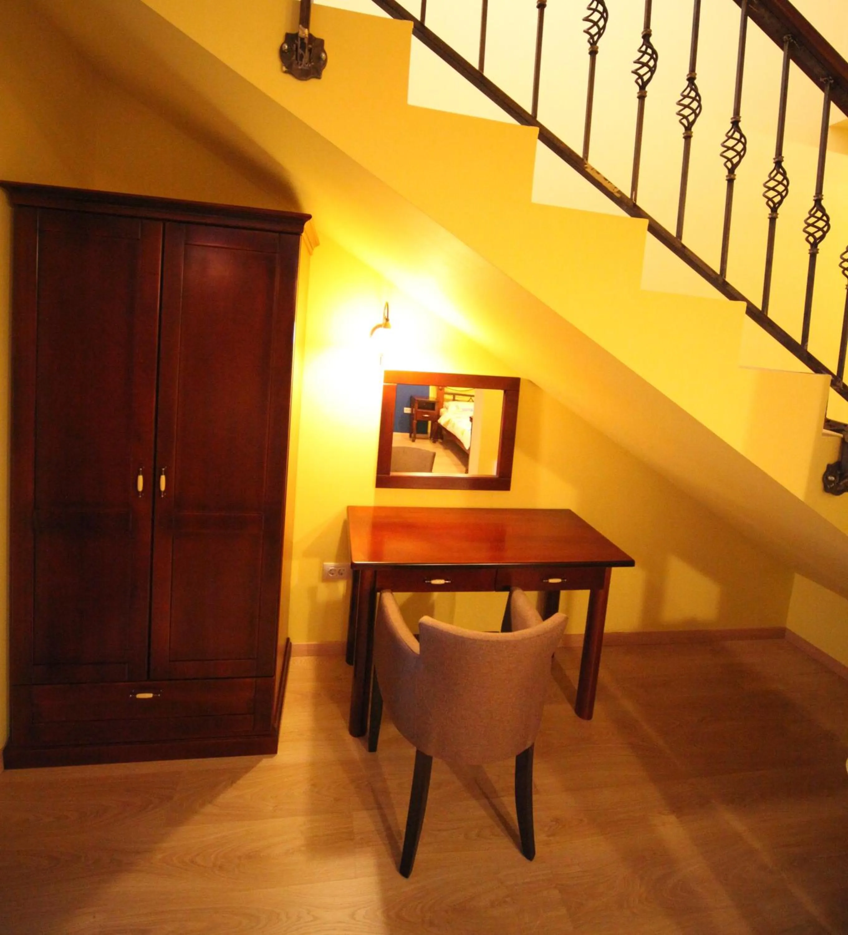 Decorative detail in Hotel Laguna