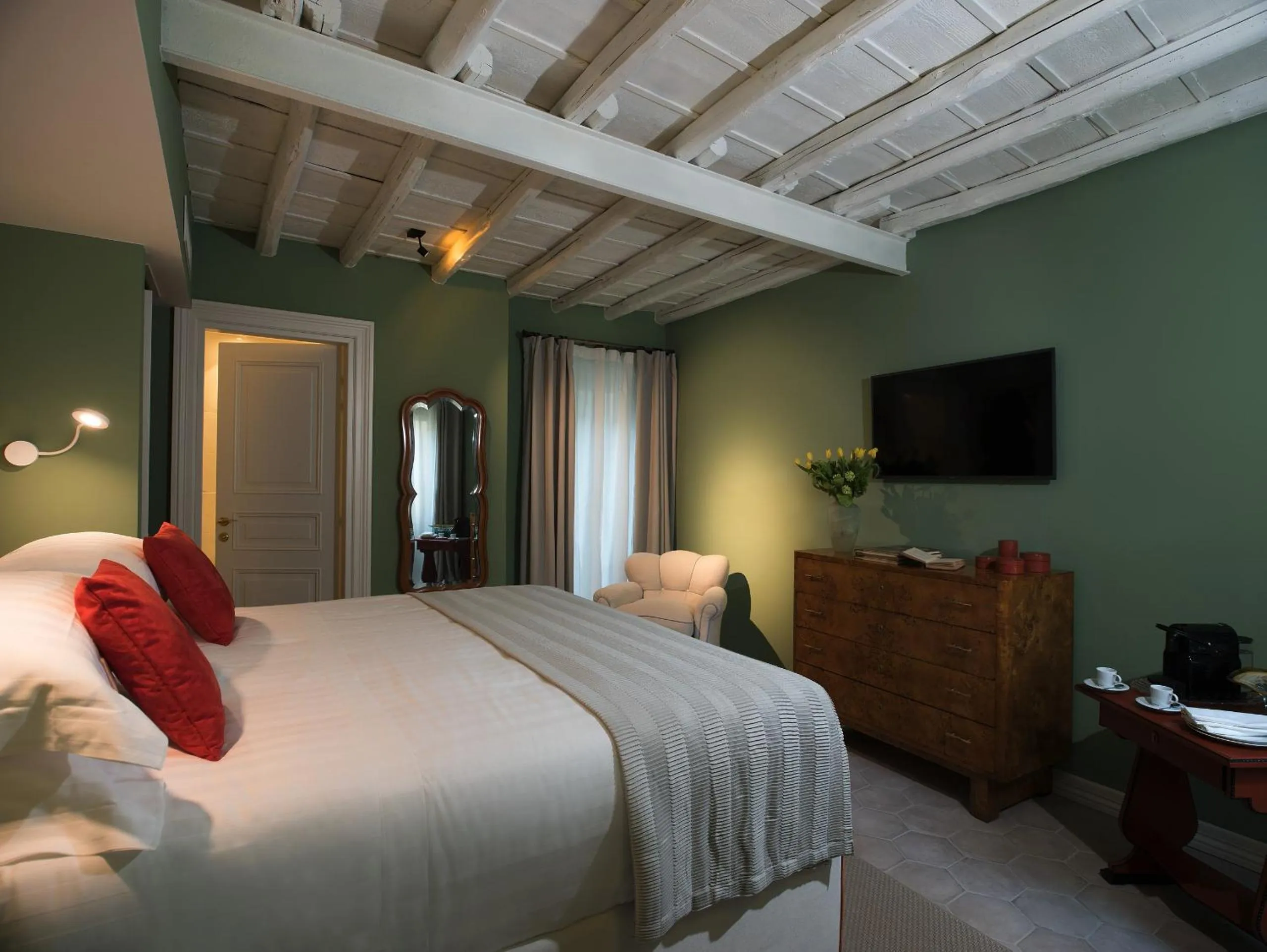 Bed in Palazzo Caruso