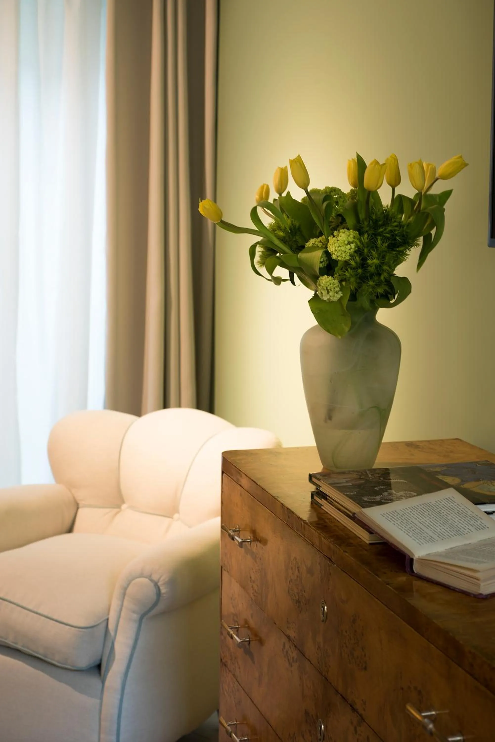 Photo of the whole room in Palazzo Caruso