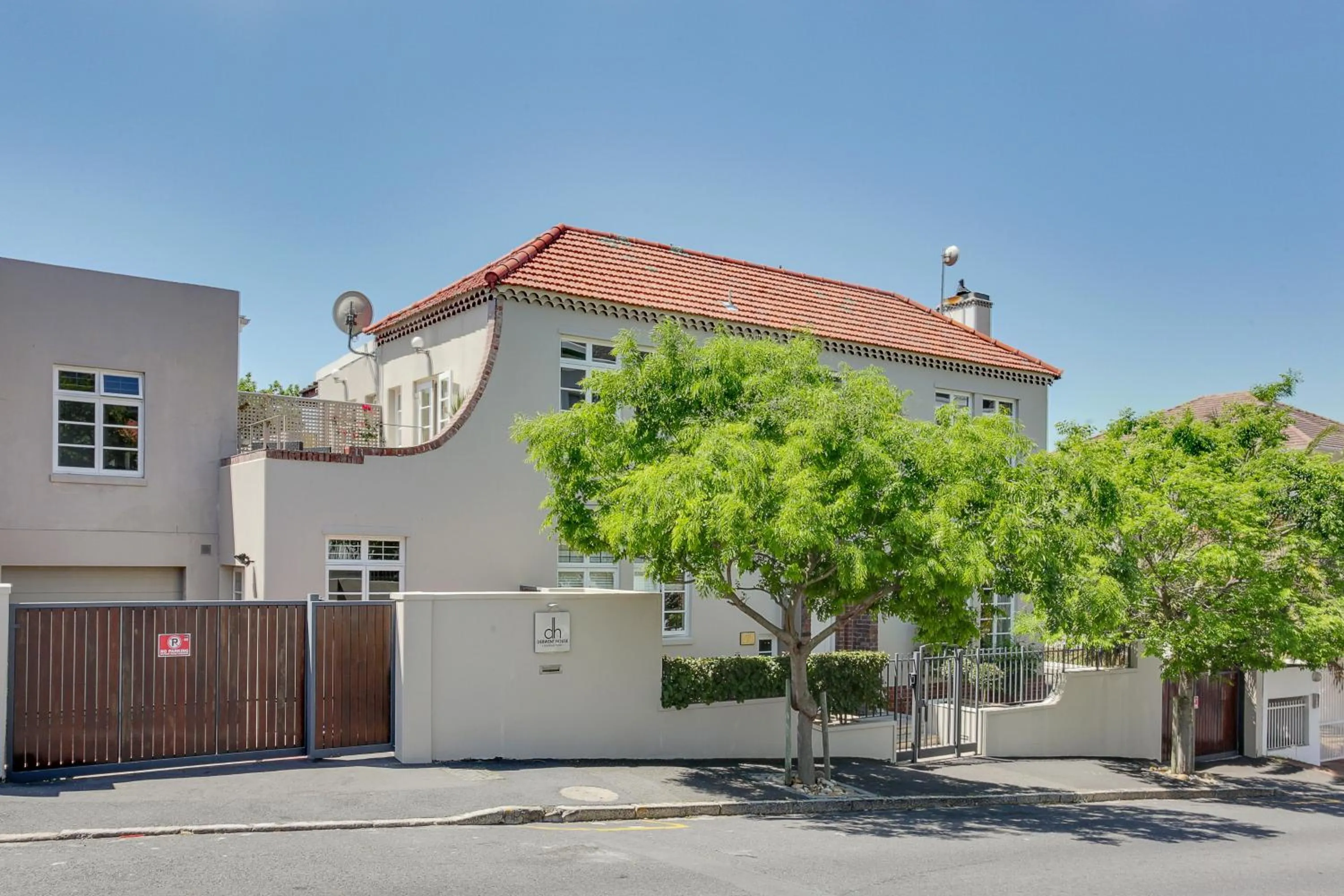 Facade/entrance in Derwent House