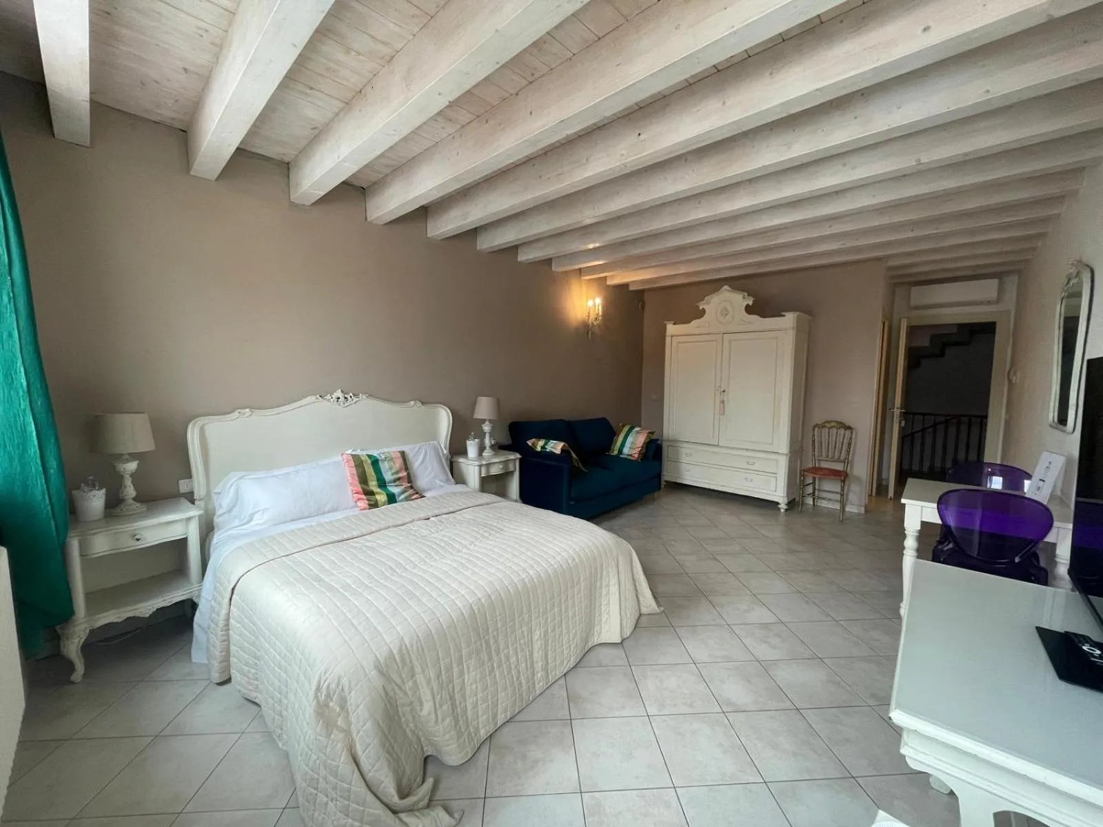 Bed in Le Rêve - Lake view rooms