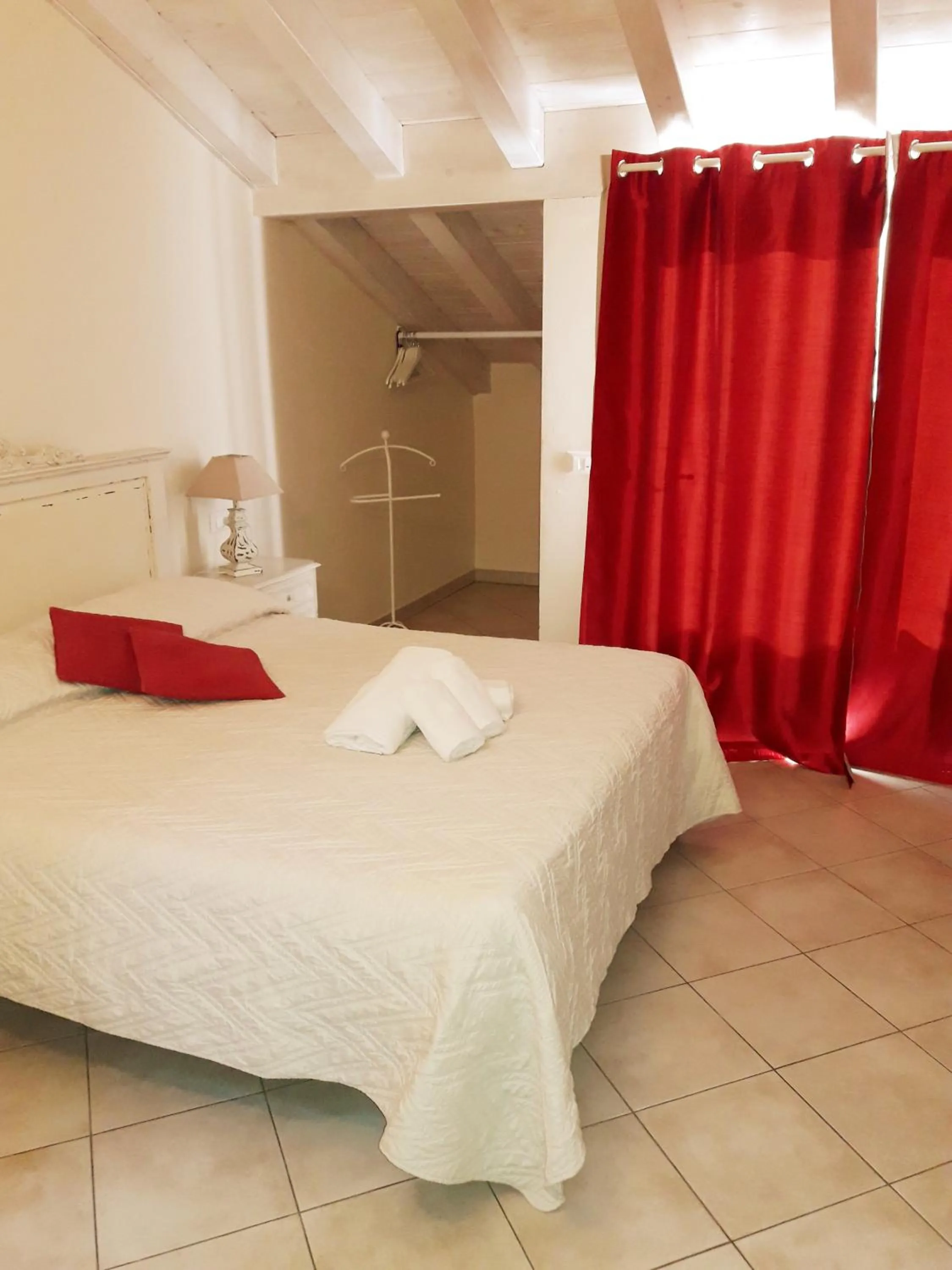 Bed in Le Rêve - Lake view rooms