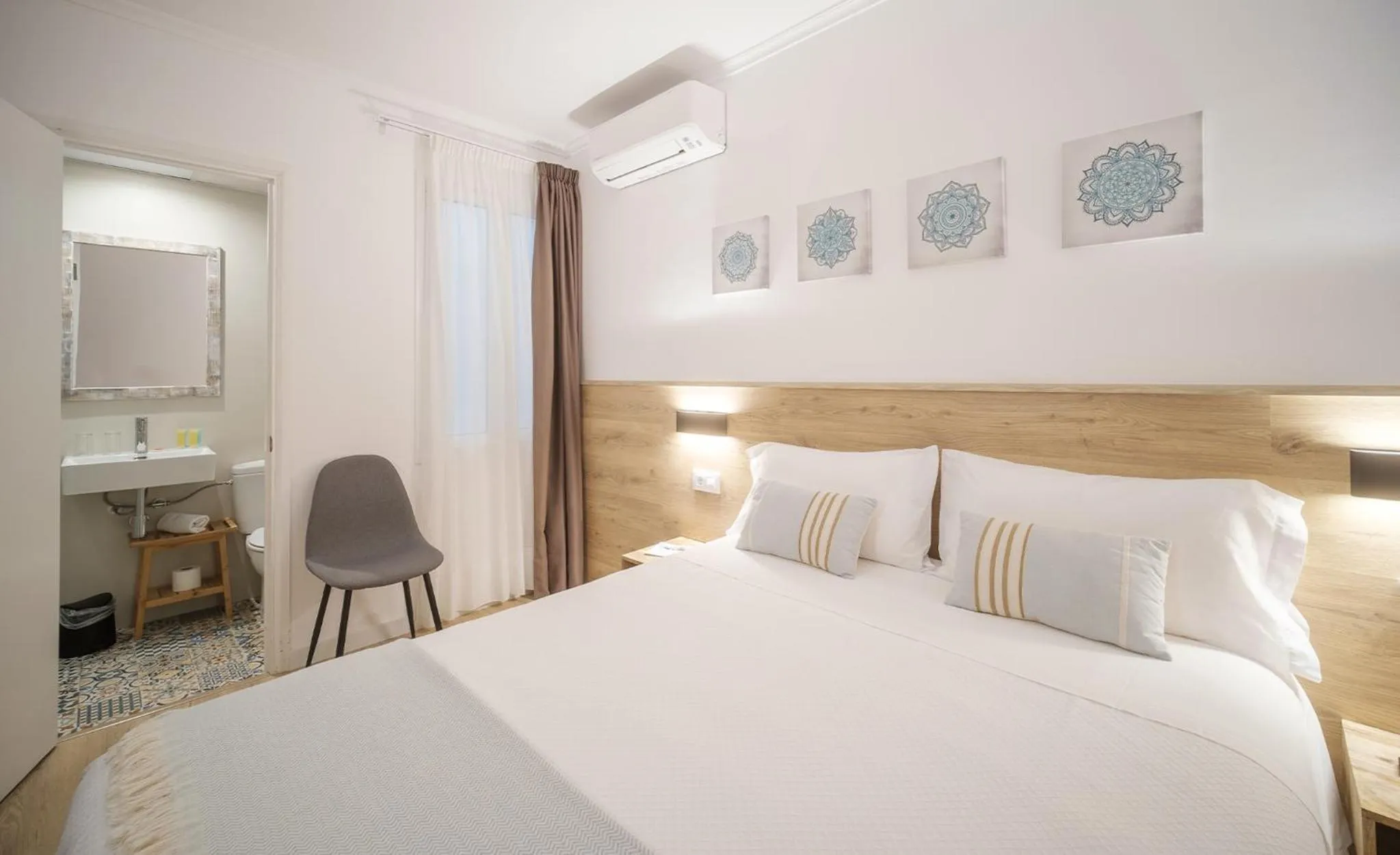 Photo of the whole room, Bed in Hostal Menurka