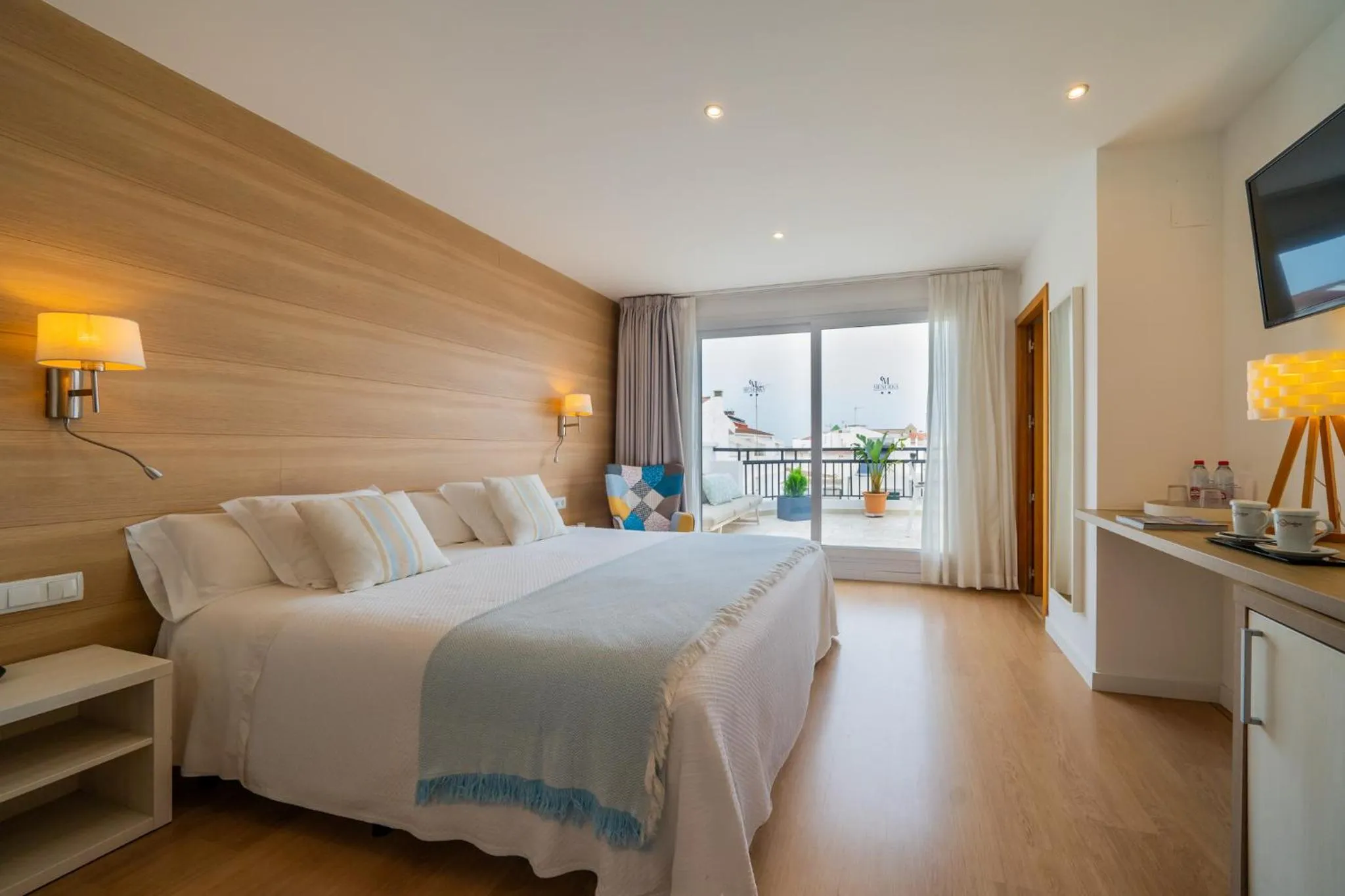 Photo of the whole room, Bed in Hostal Menurka