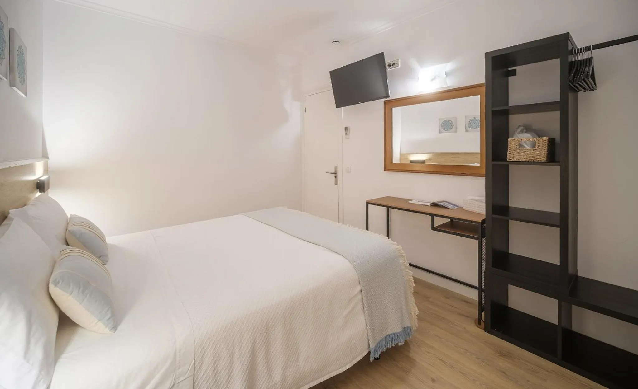 Photo of the whole room, Bed in Hostal Menurka