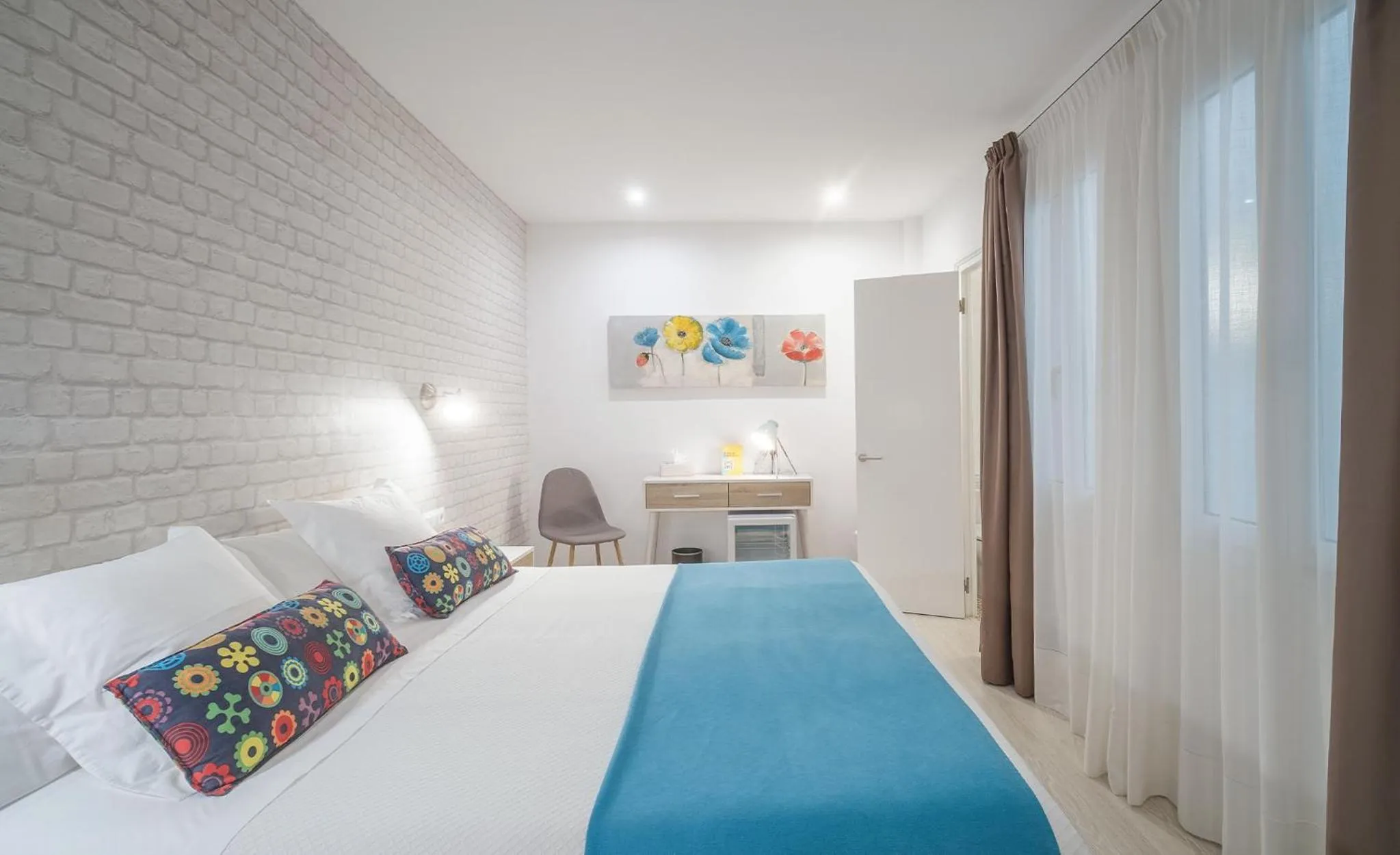 Photo of the whole room, Bed in Hostal Menurka