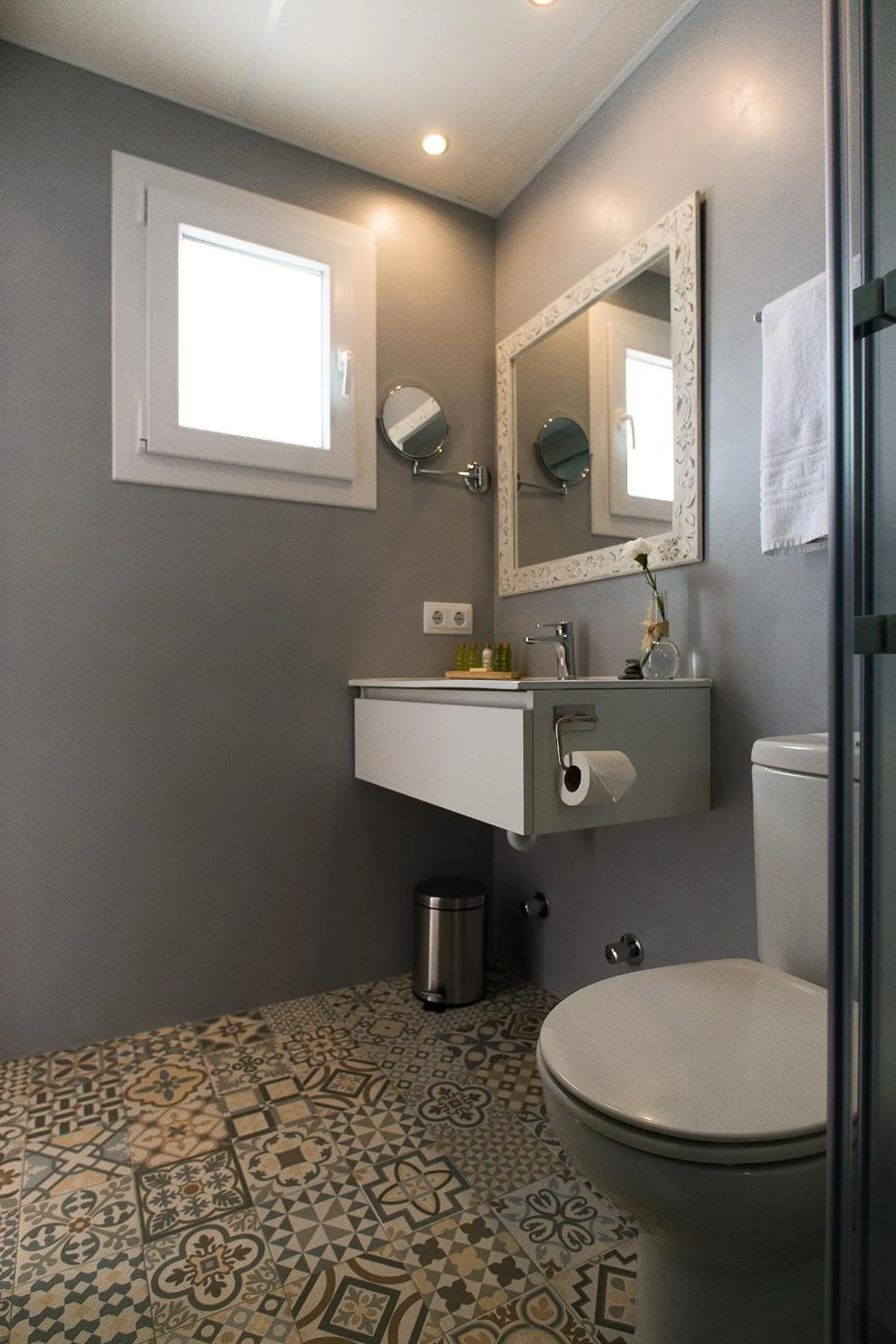 Bathroom in Hostal Menurka