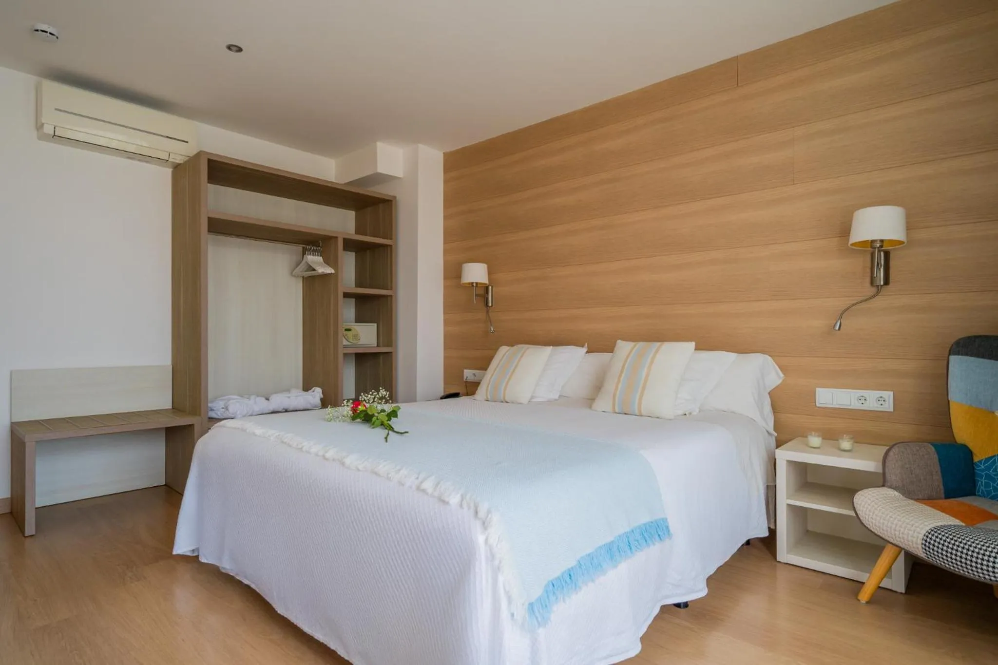 Photo of the whole room, Bed in Hostal Menurka