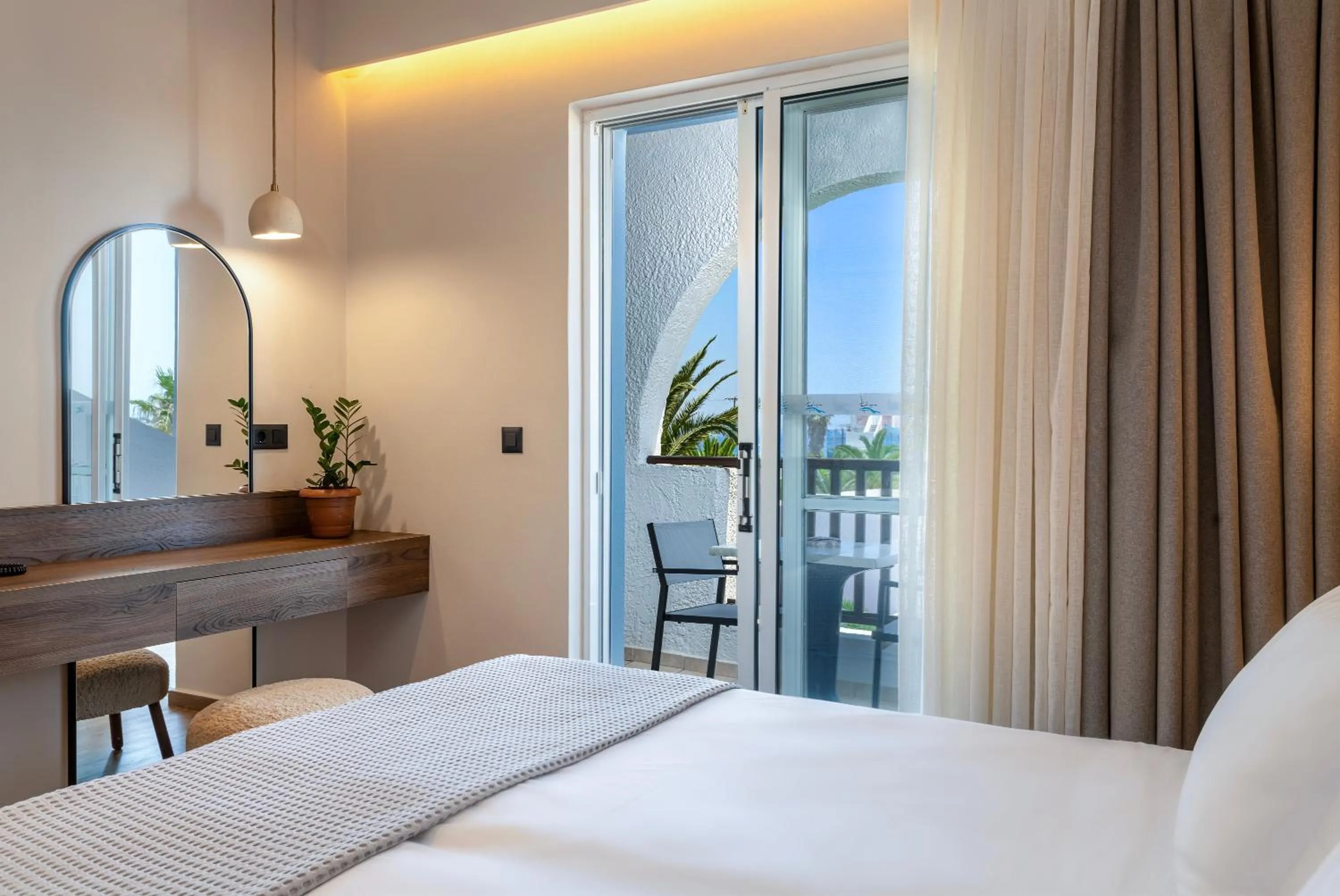 Photo of the whole room, Bed in Kalimera Mare