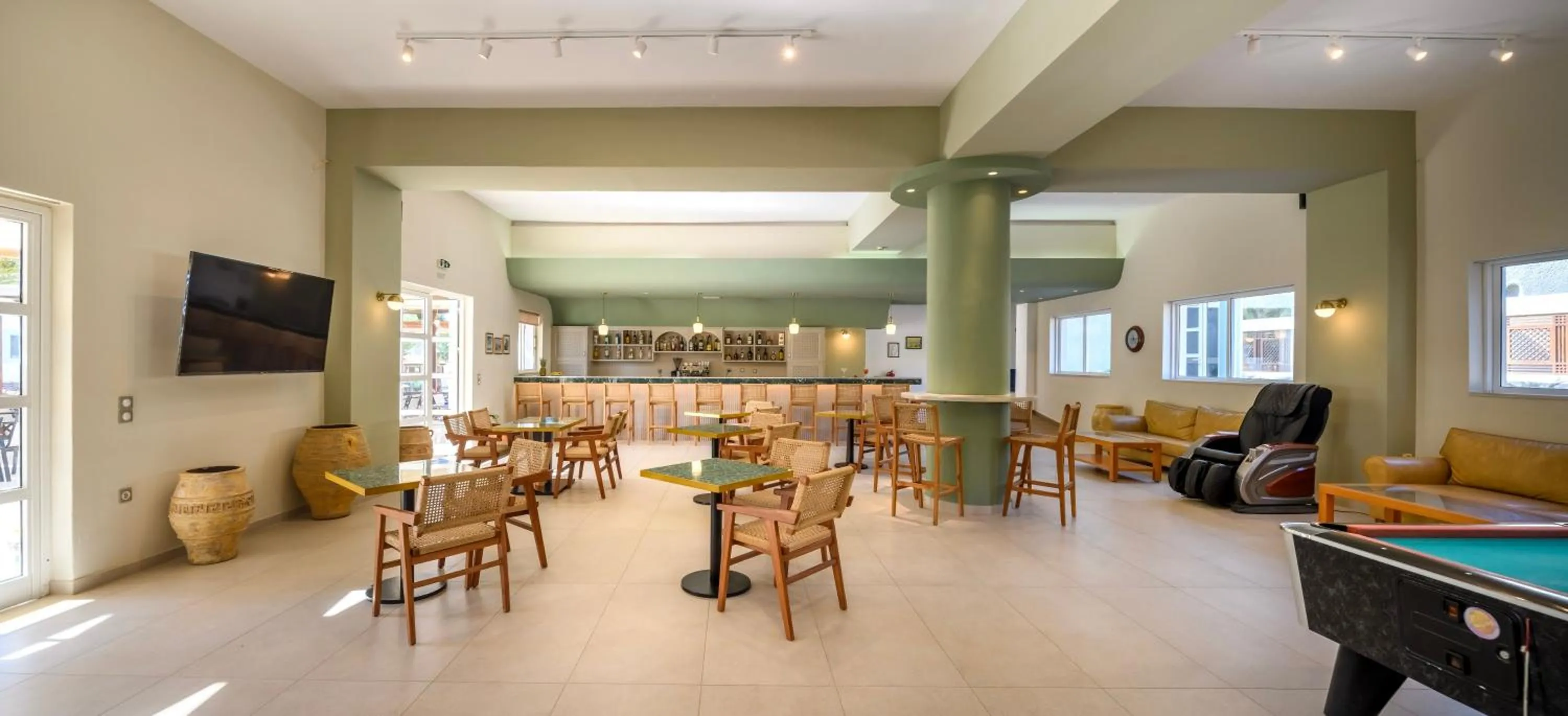 Lounge or bar in Kalimera Mare