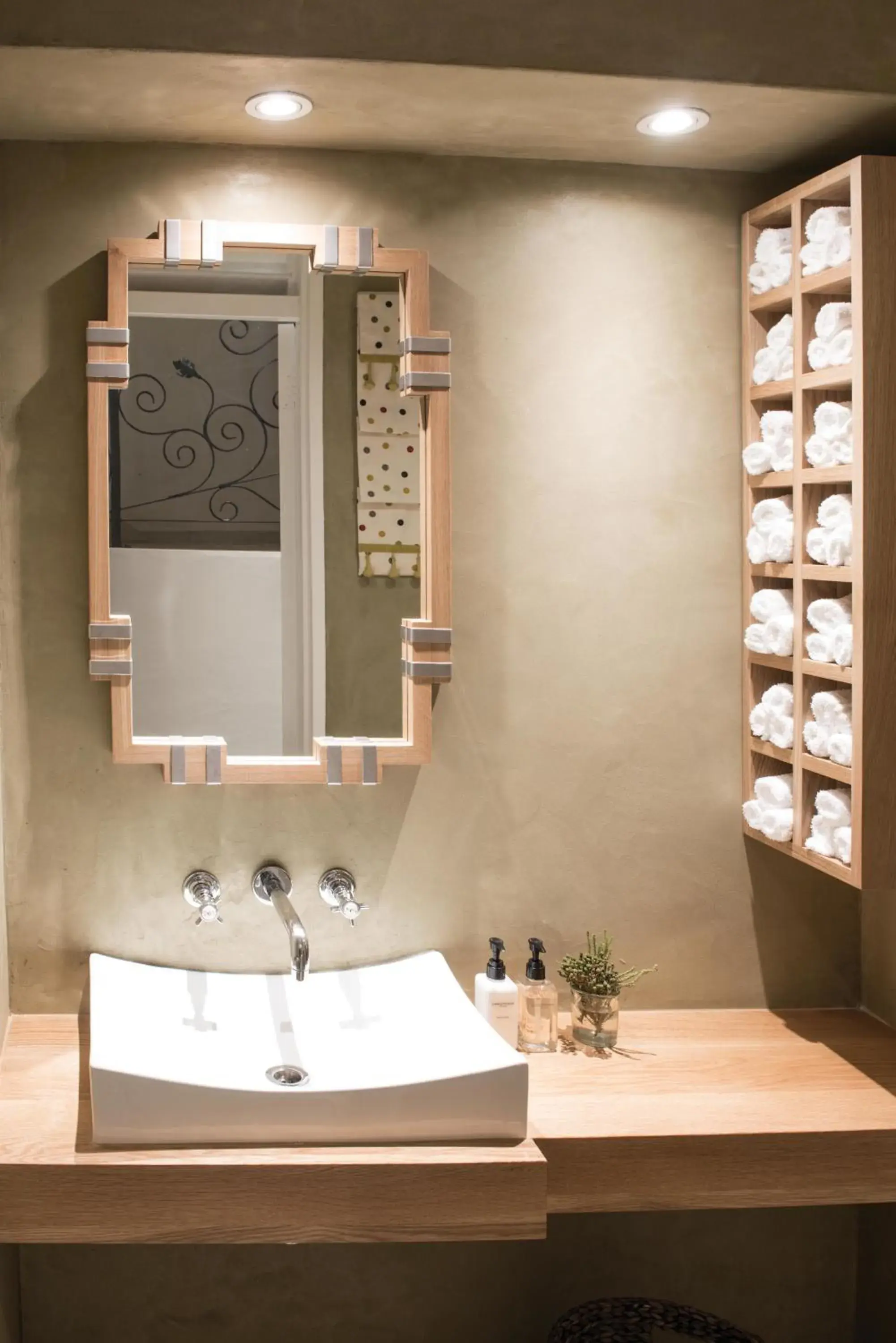 Facade/entrance in Cape Town Hollow Boutique Hotel Facade/entrance in Cape Town Hollow Boutique Hotel