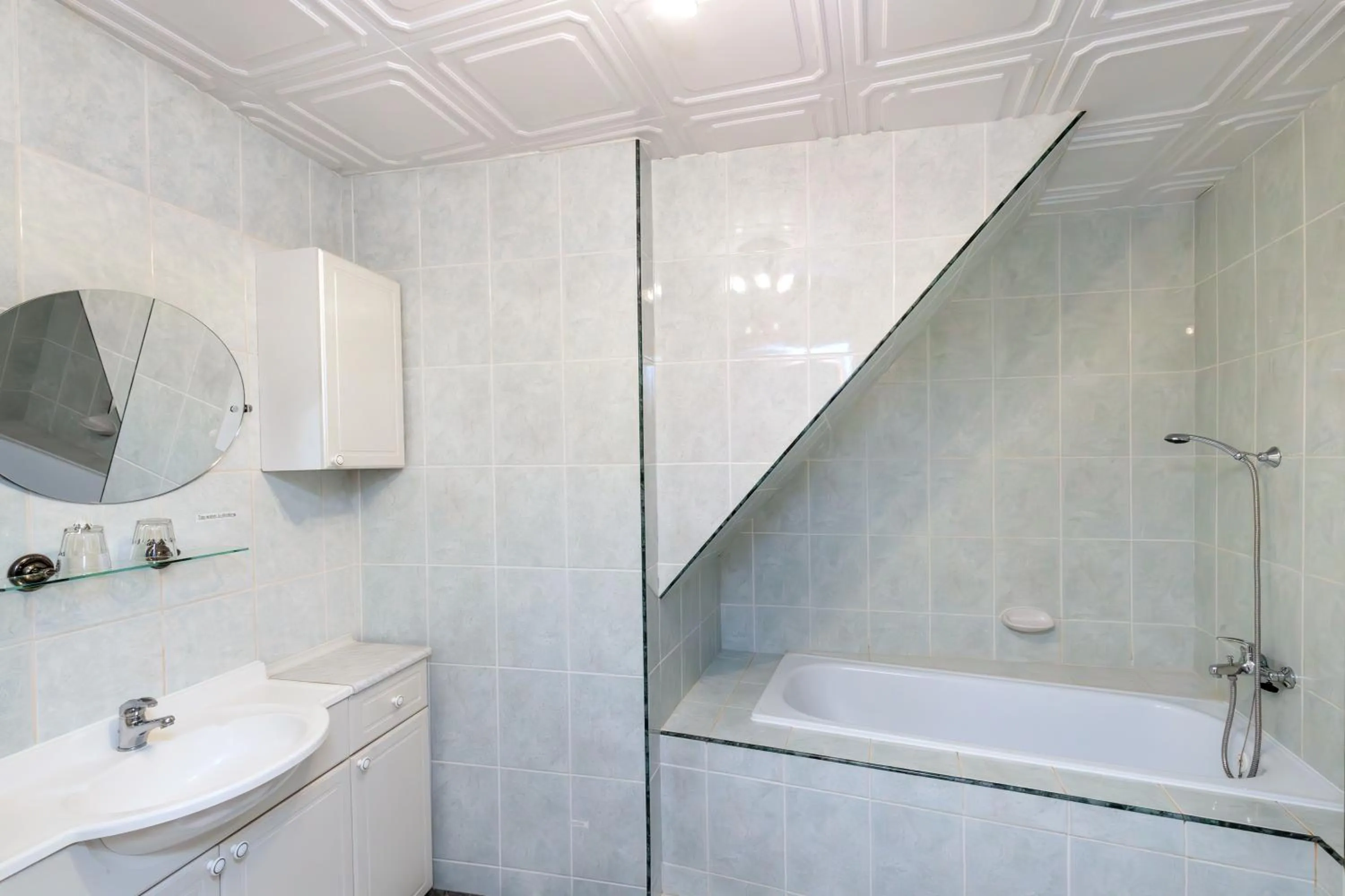 Bathroom in Pension Nostalgie - Minihotel