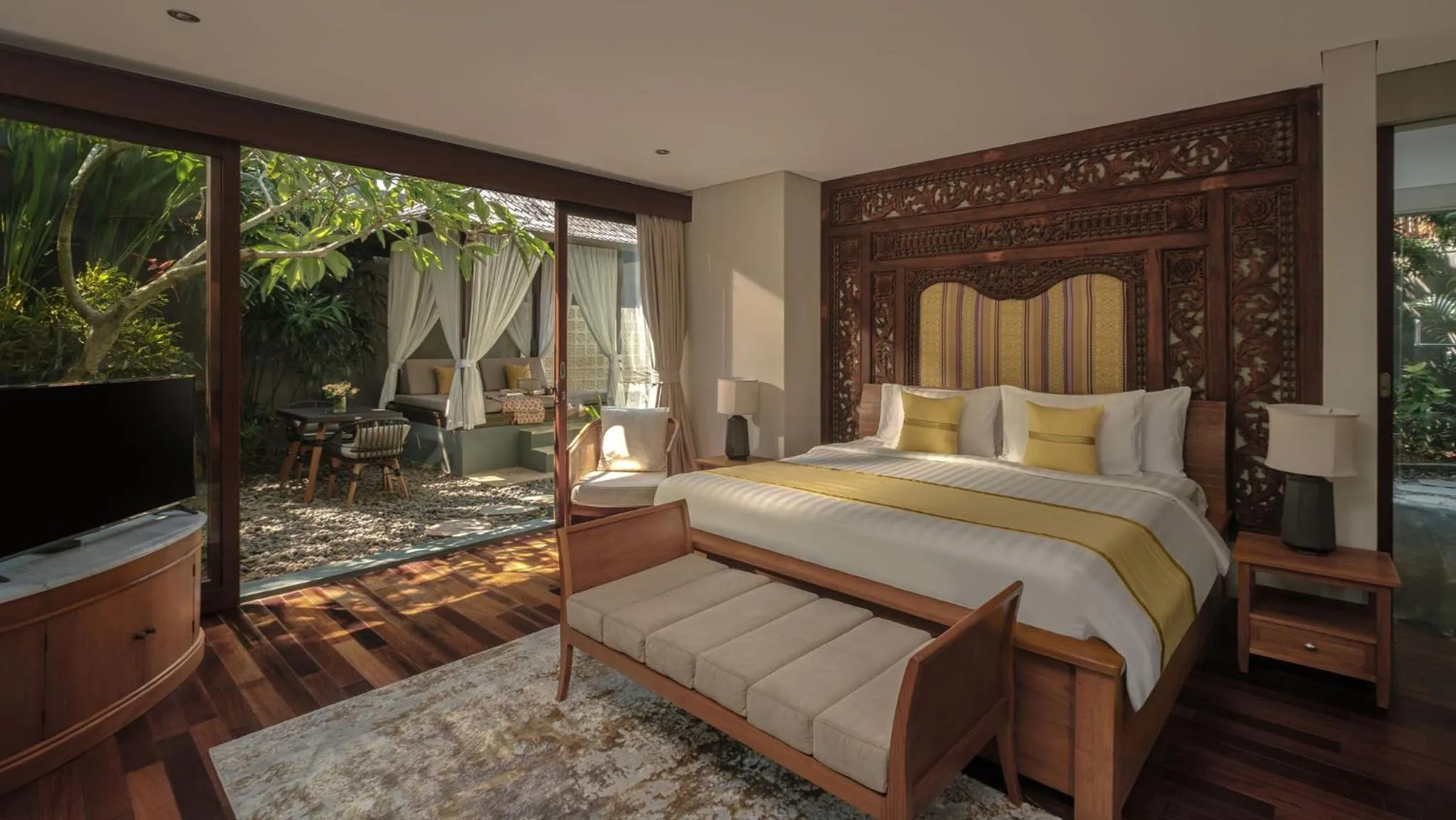 TV and multimedia, Bed in The Shanti Residence by Elite Havens