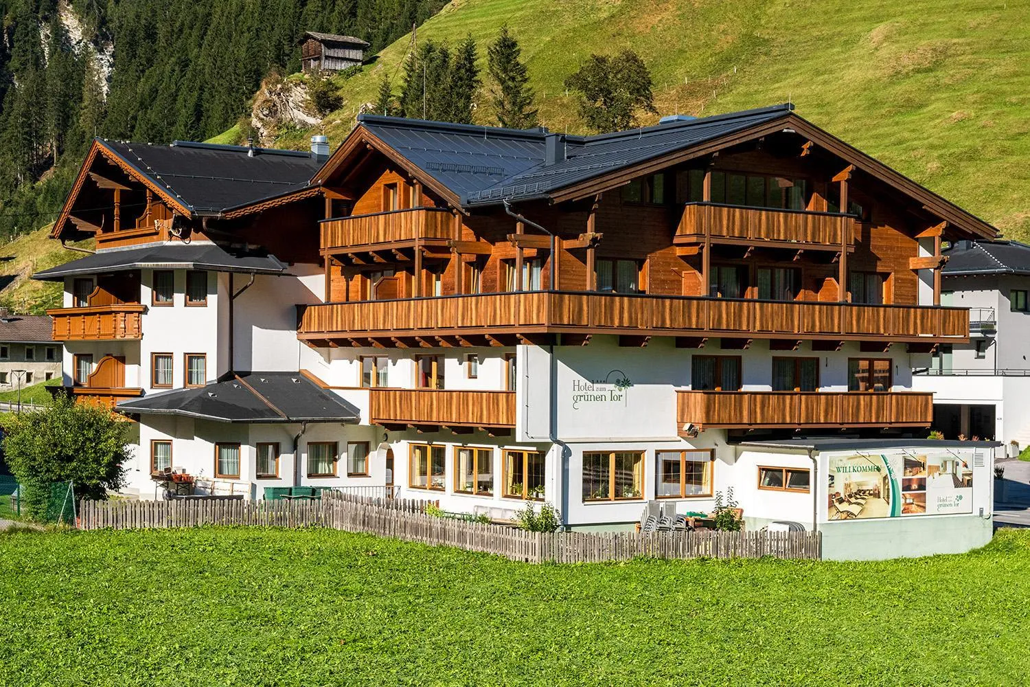 Property building in Hotel zum grünen Tor