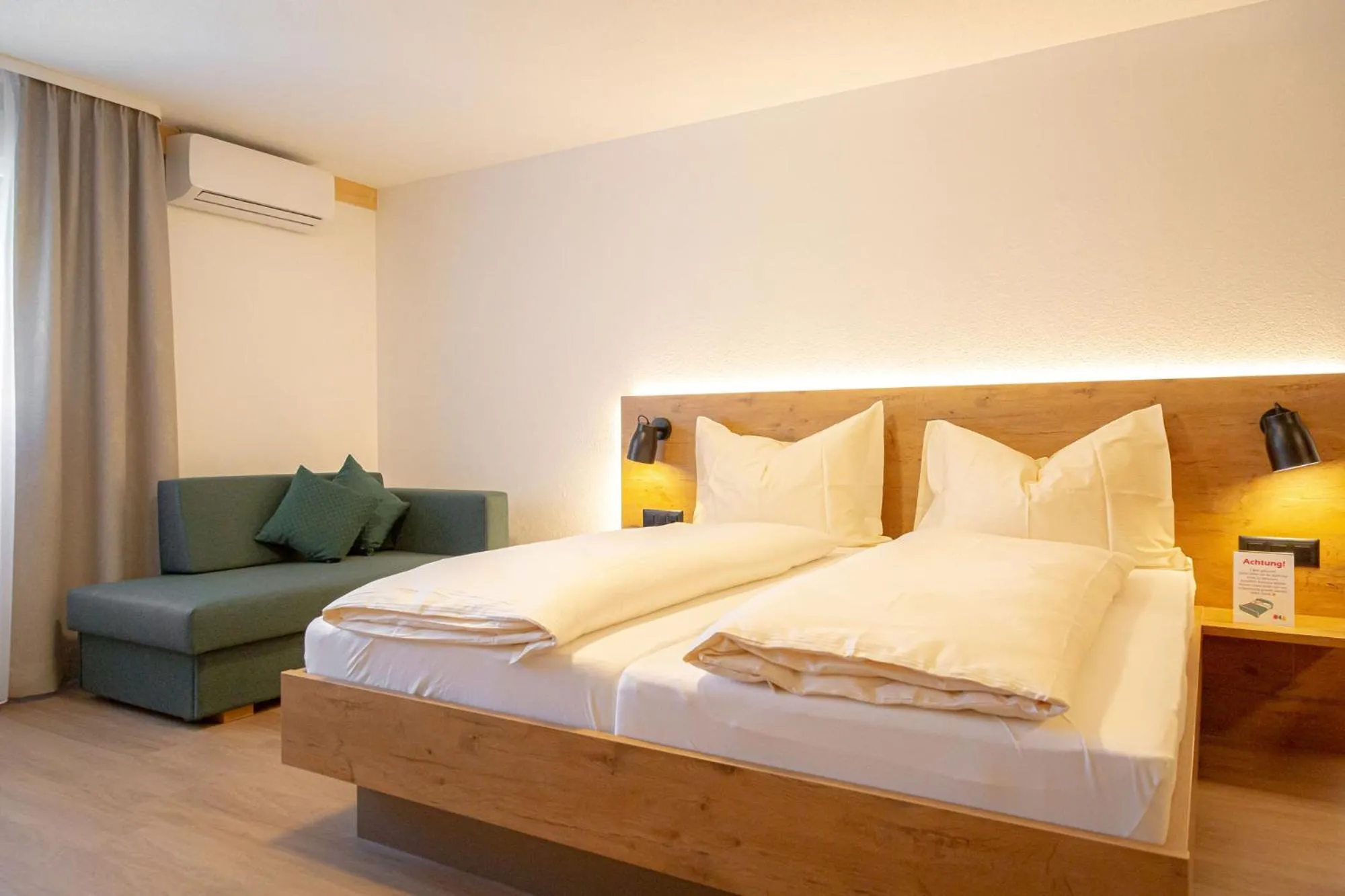 Photo of the whole room, Bed in Hotel Olympica