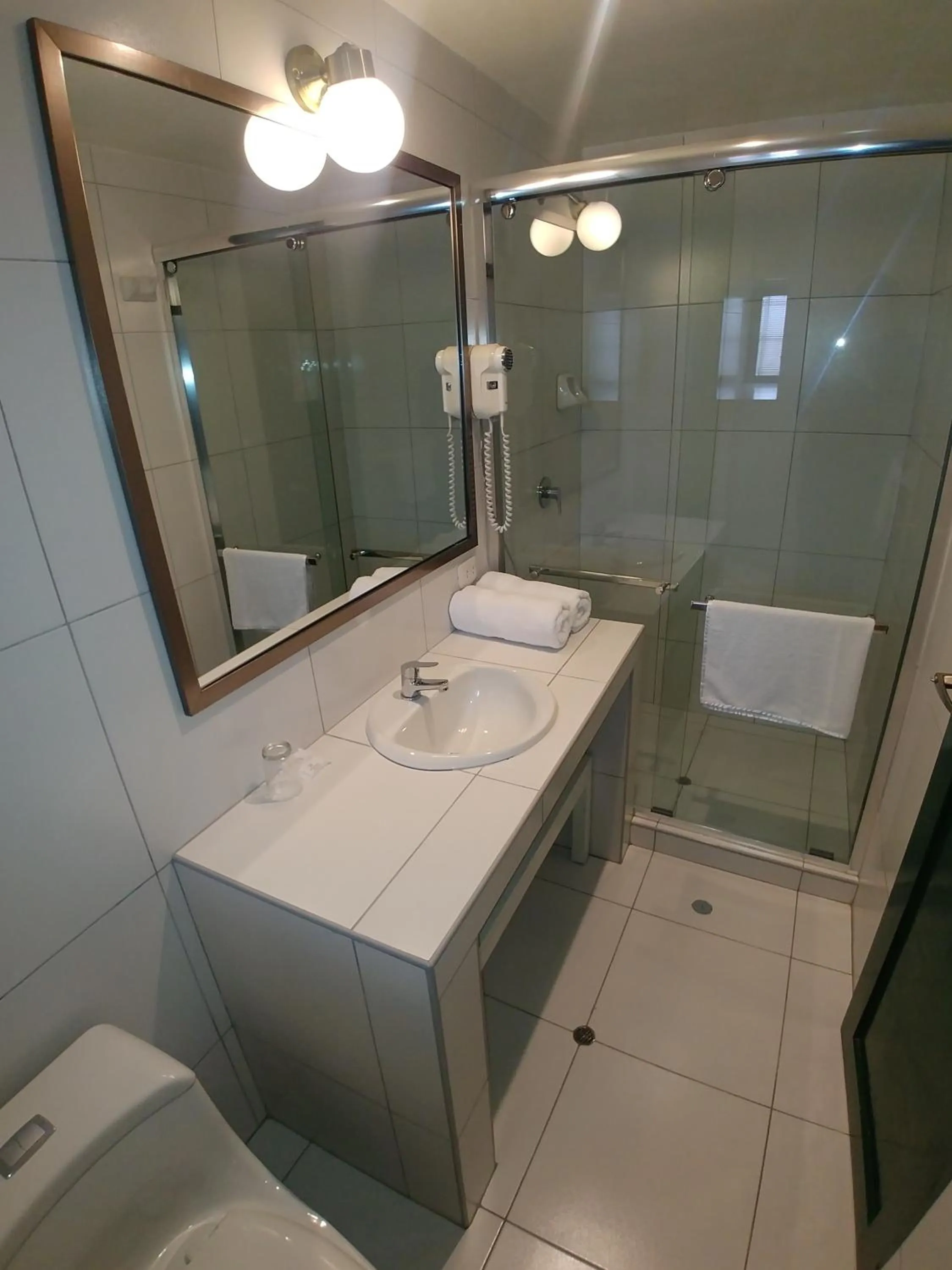 Bathroom in Hostal Corihuasi