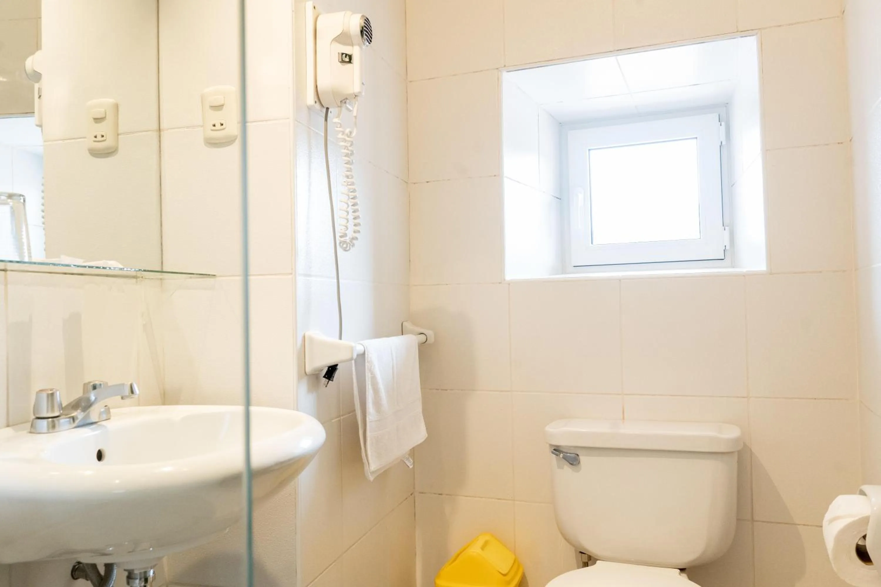 Bathroom in Hostal Corihuasi