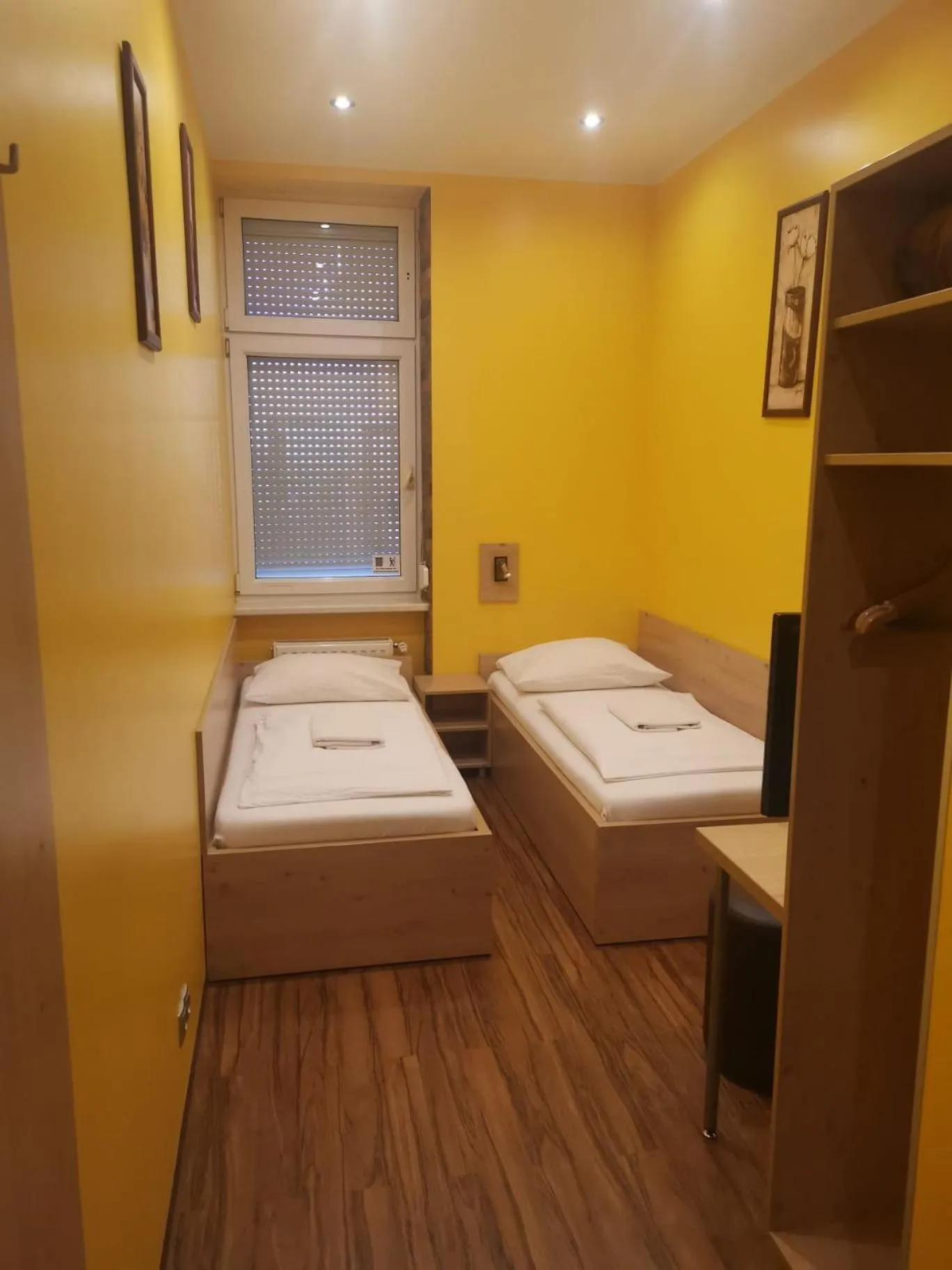 Bed in Do Step Inn Home - Hotel & Hostel