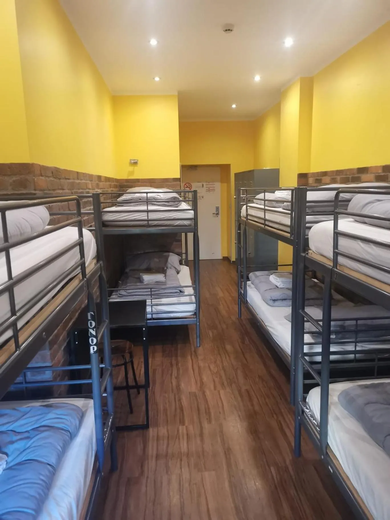 Bed in Do Step Inn Home - Hotel & Hostel