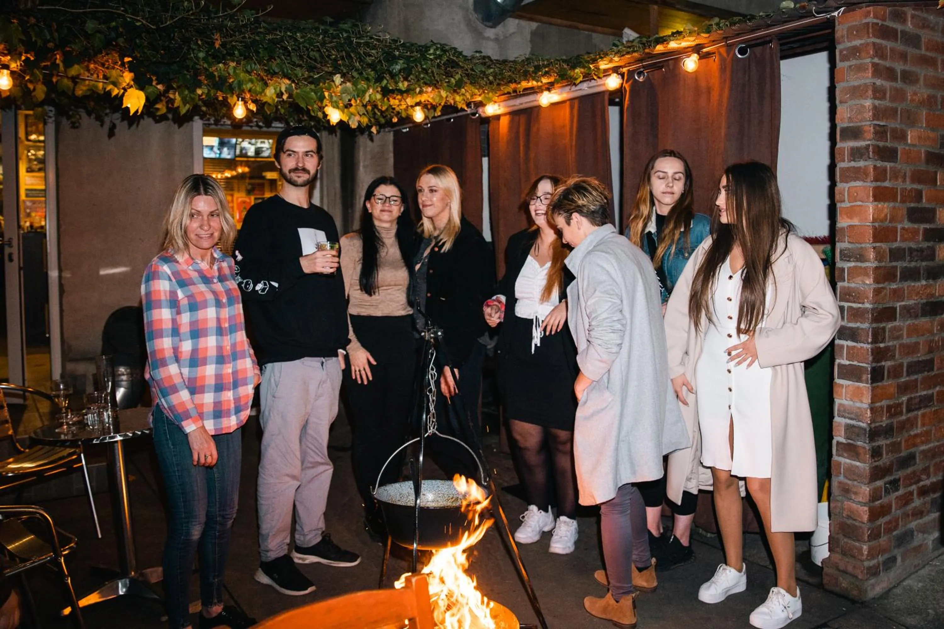 Evening entertainment in Do Step Inn Home - Hotel & Hostel