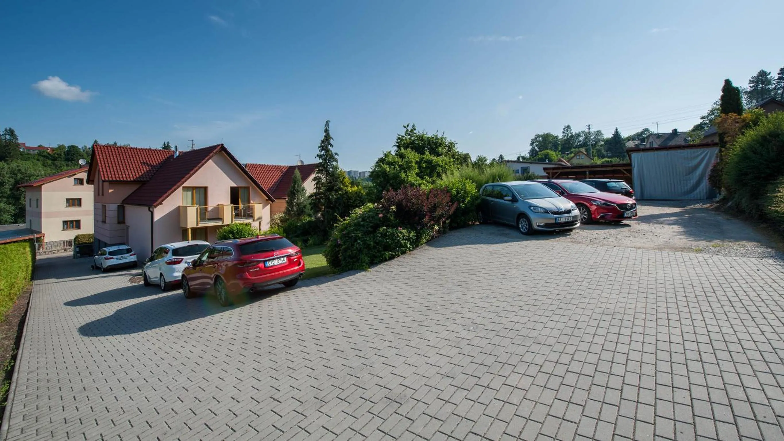 Area and facilities in Hotel Garni Pod Skalkou