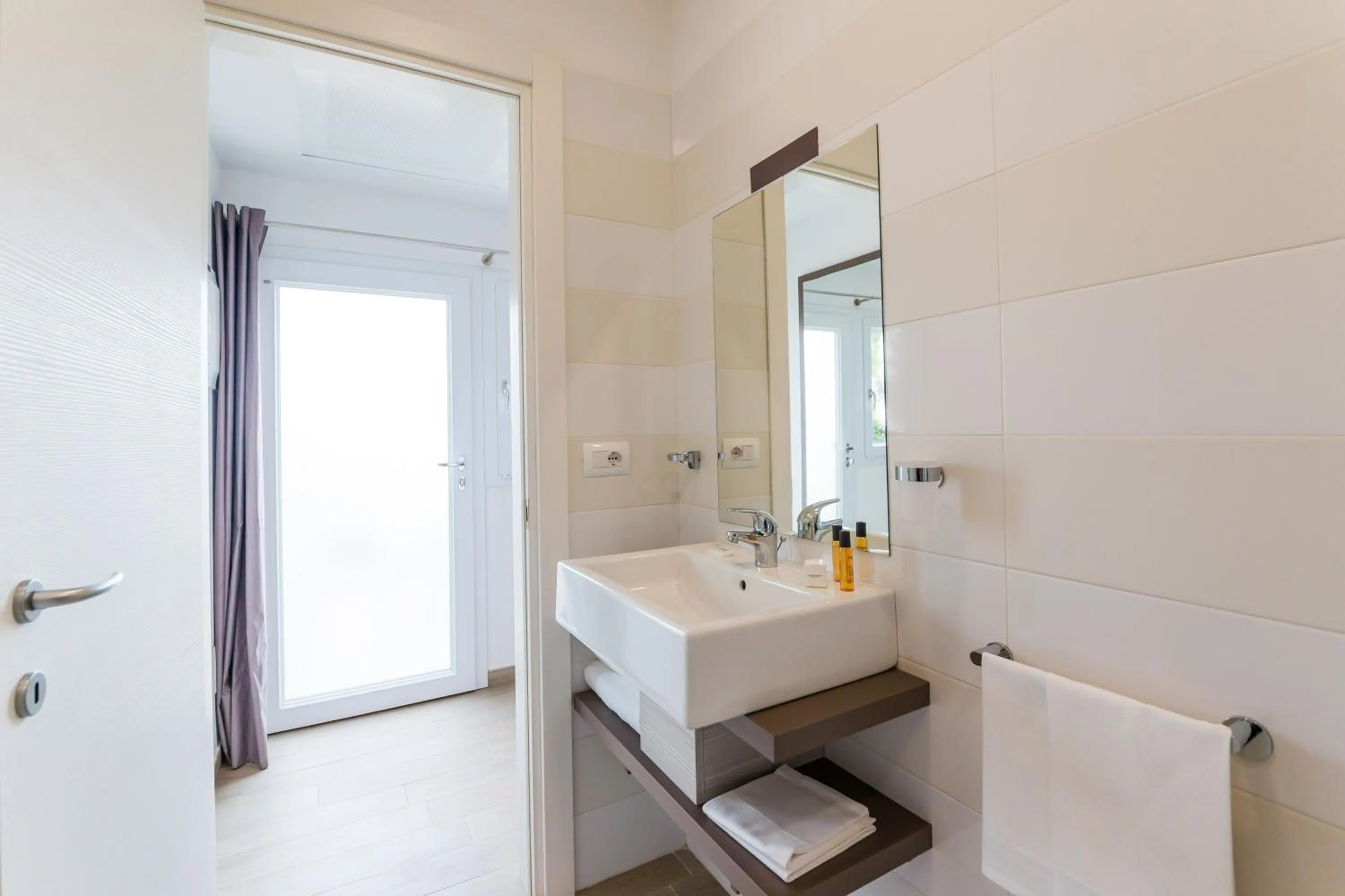 Toilet in Torre Cintola Greenblu Sea Emotions