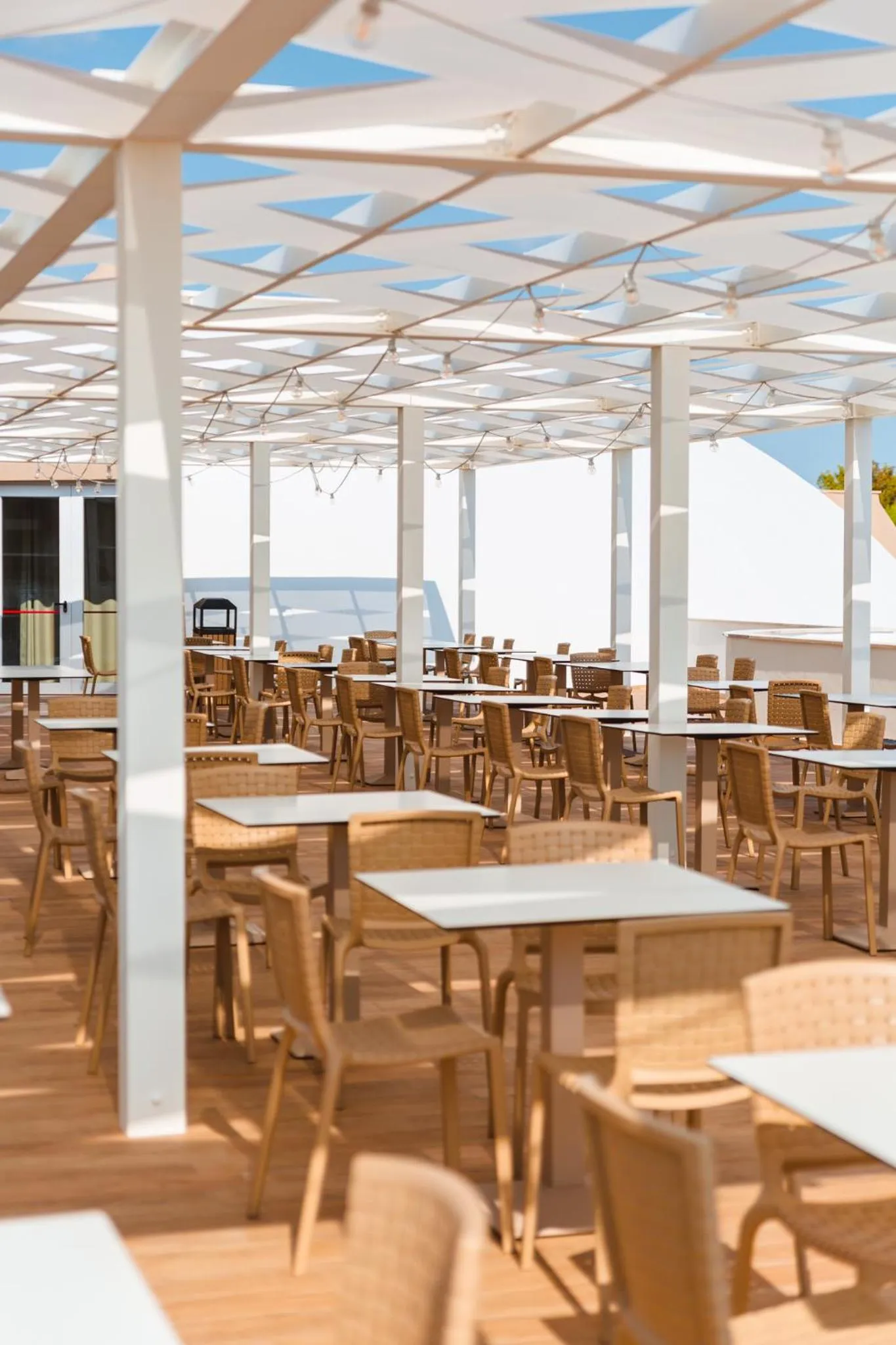 Property building in Torre Cintola Greenblu Sea Emotions