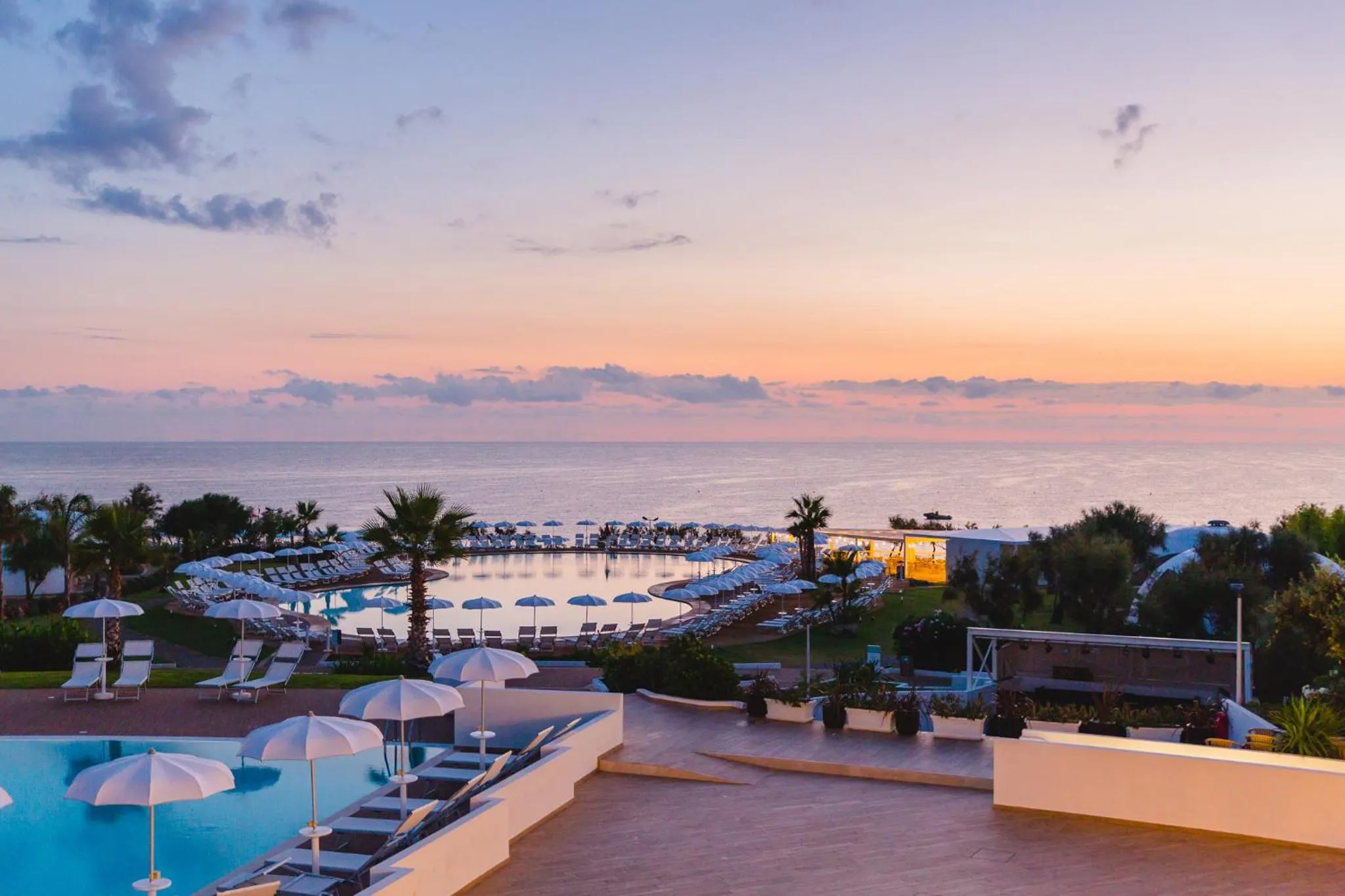 Property building in Torre Cintola Greenblu Sea Emotions