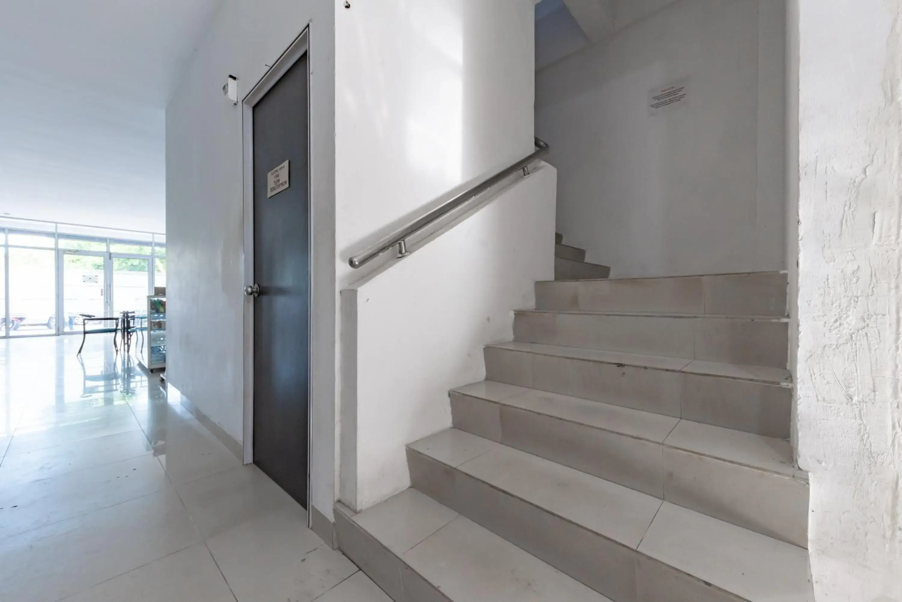 Property building in RedDoorz Plus near Kepri Mall Property building in RedDoorz Plus near Kepri Mall